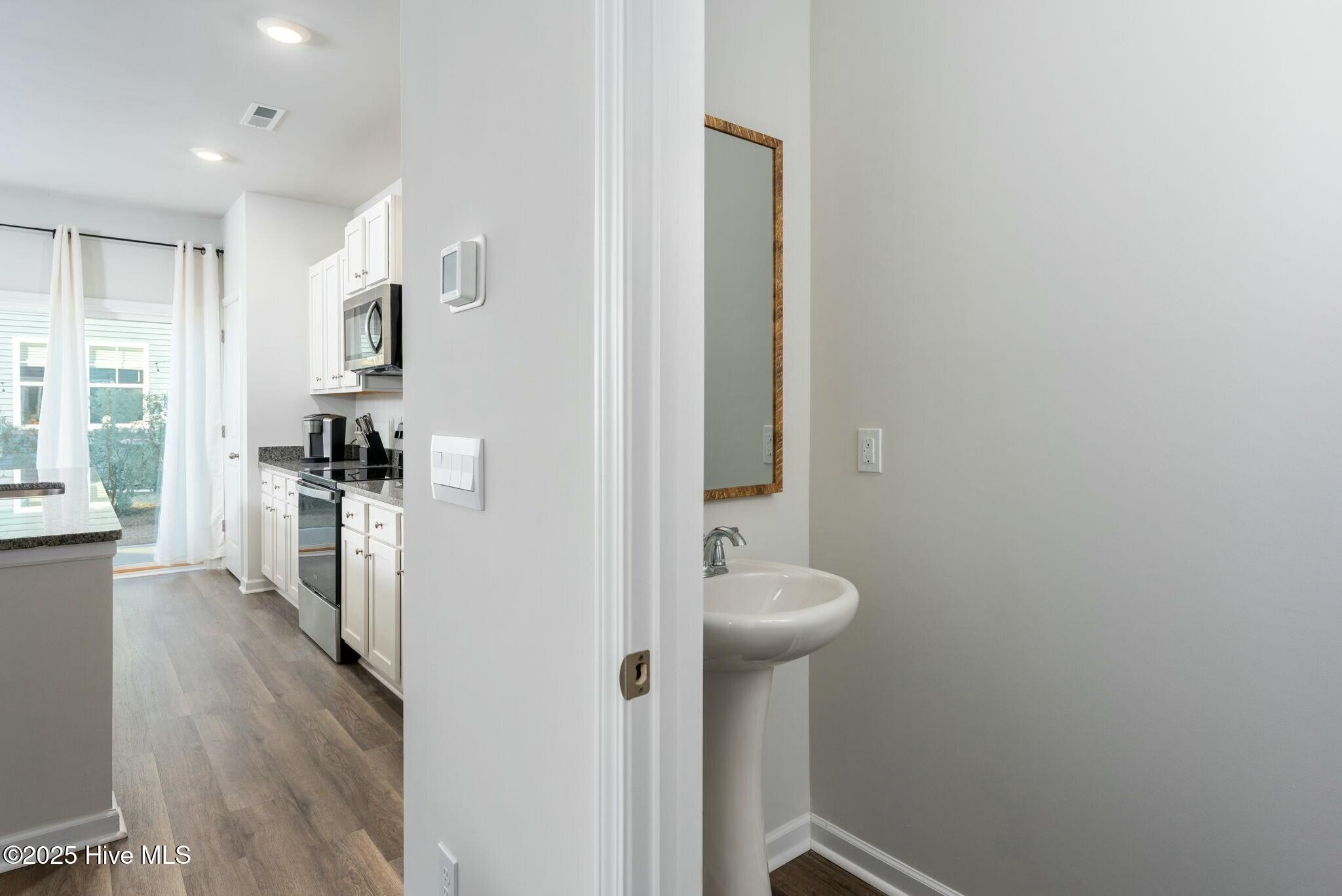 6721 White Shark Way