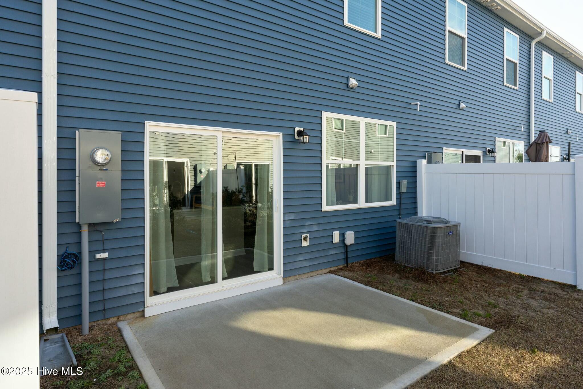 6721 White Shark Way