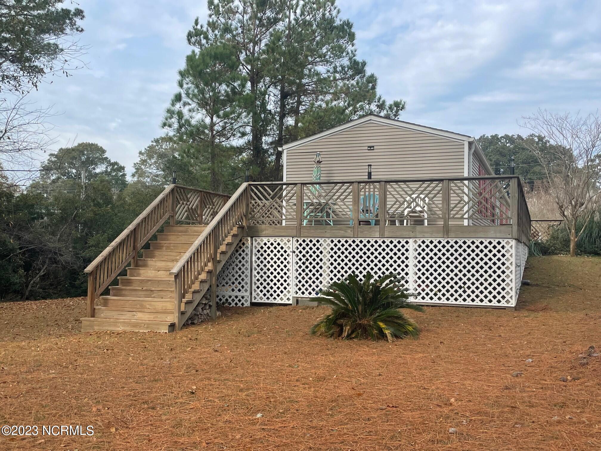 1587 Oak Ridge Drive SW