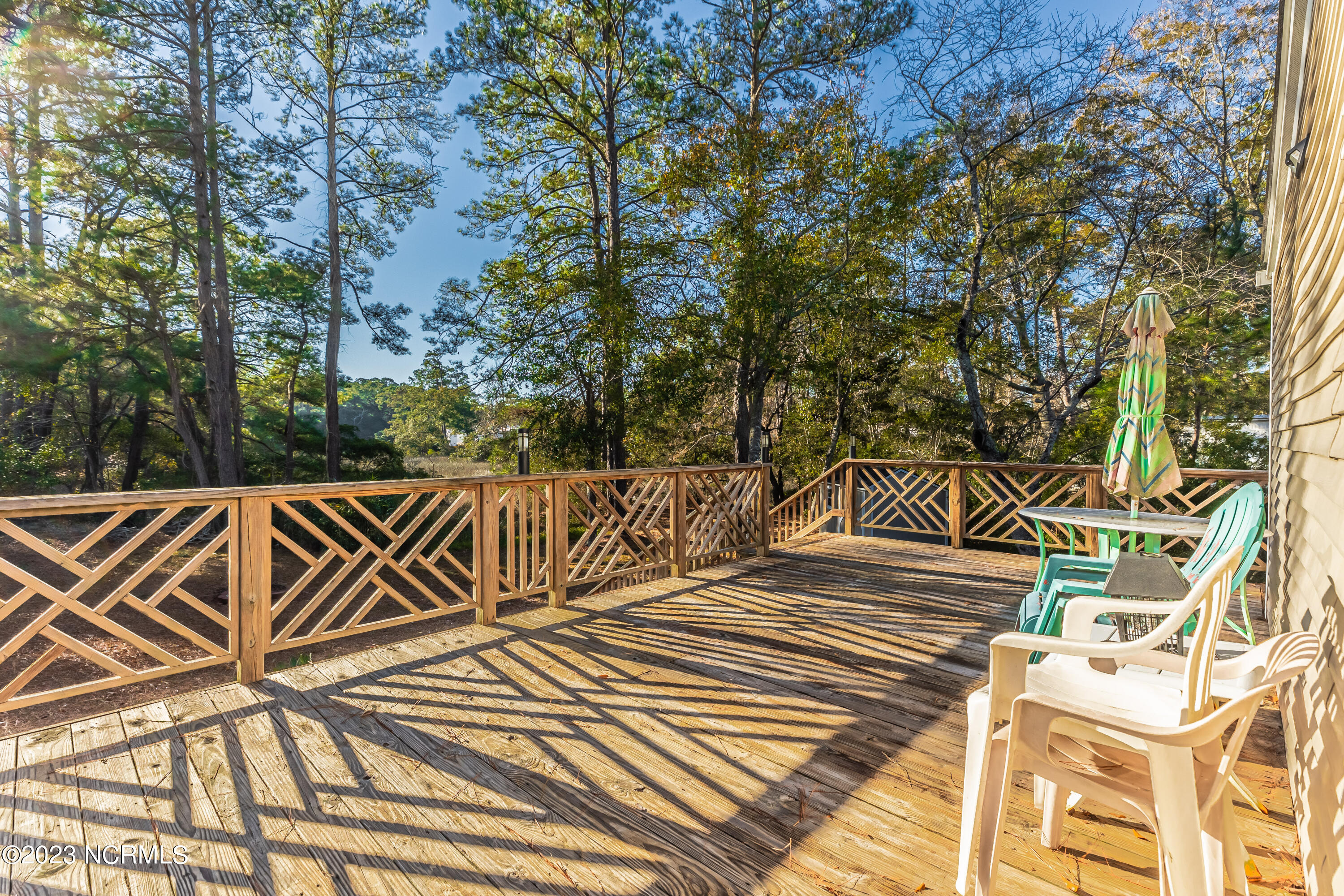 1587 Oak Ridge Drive SW