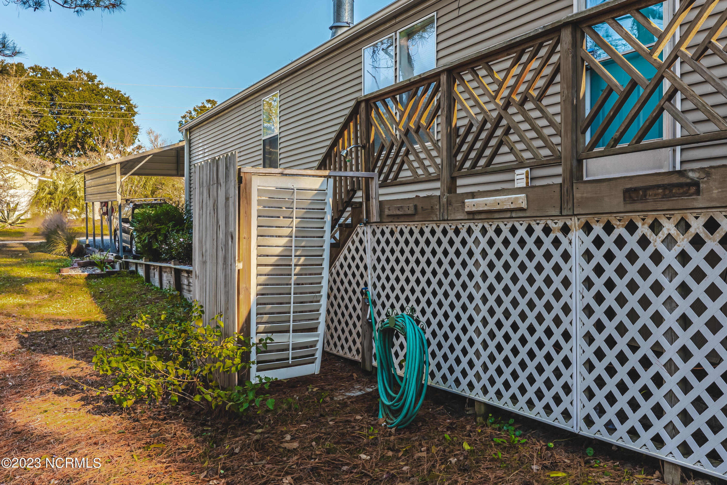 1587 Oak Ridge Drive SW