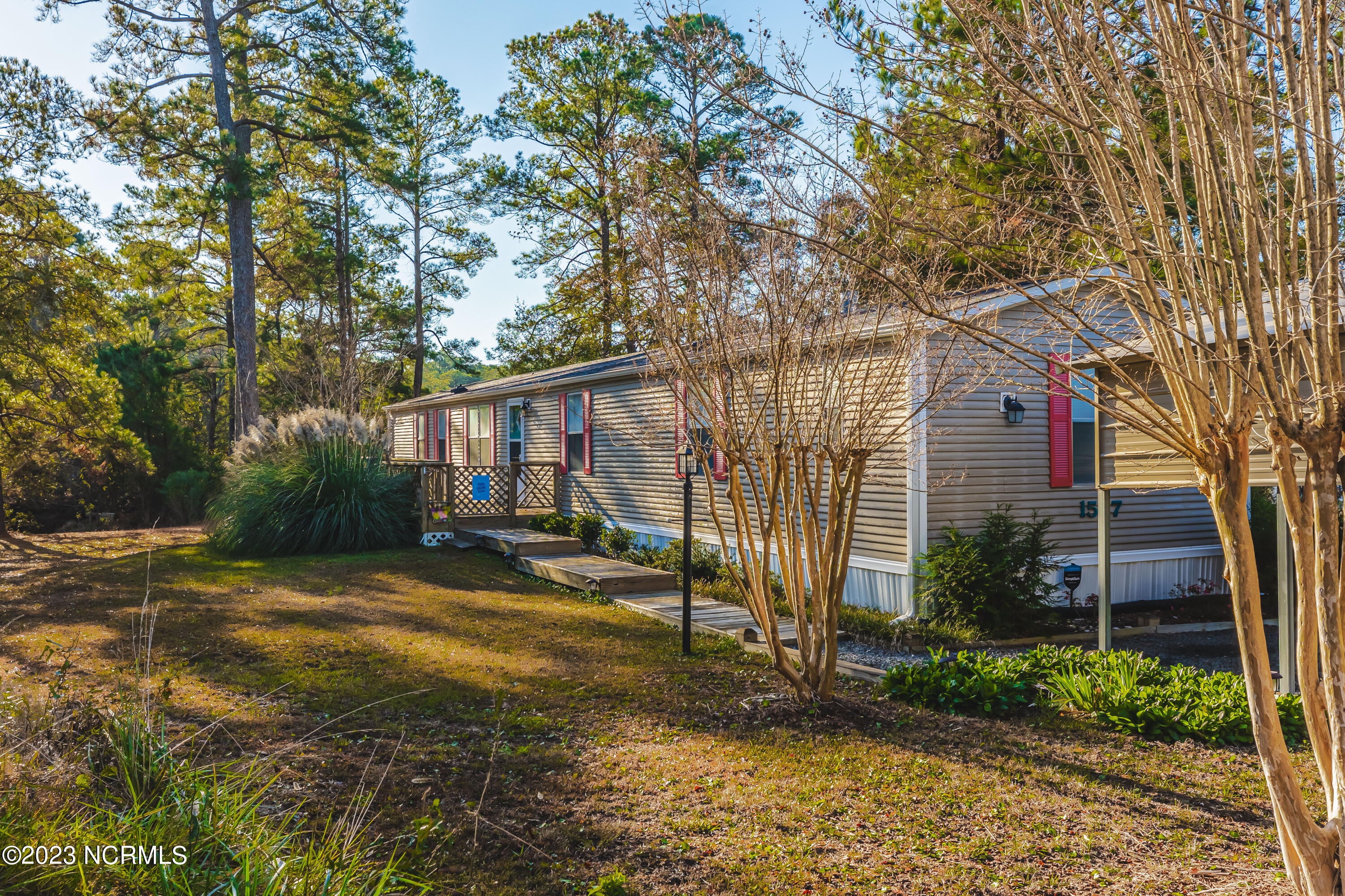 1587 Oak Ridge Drive SW