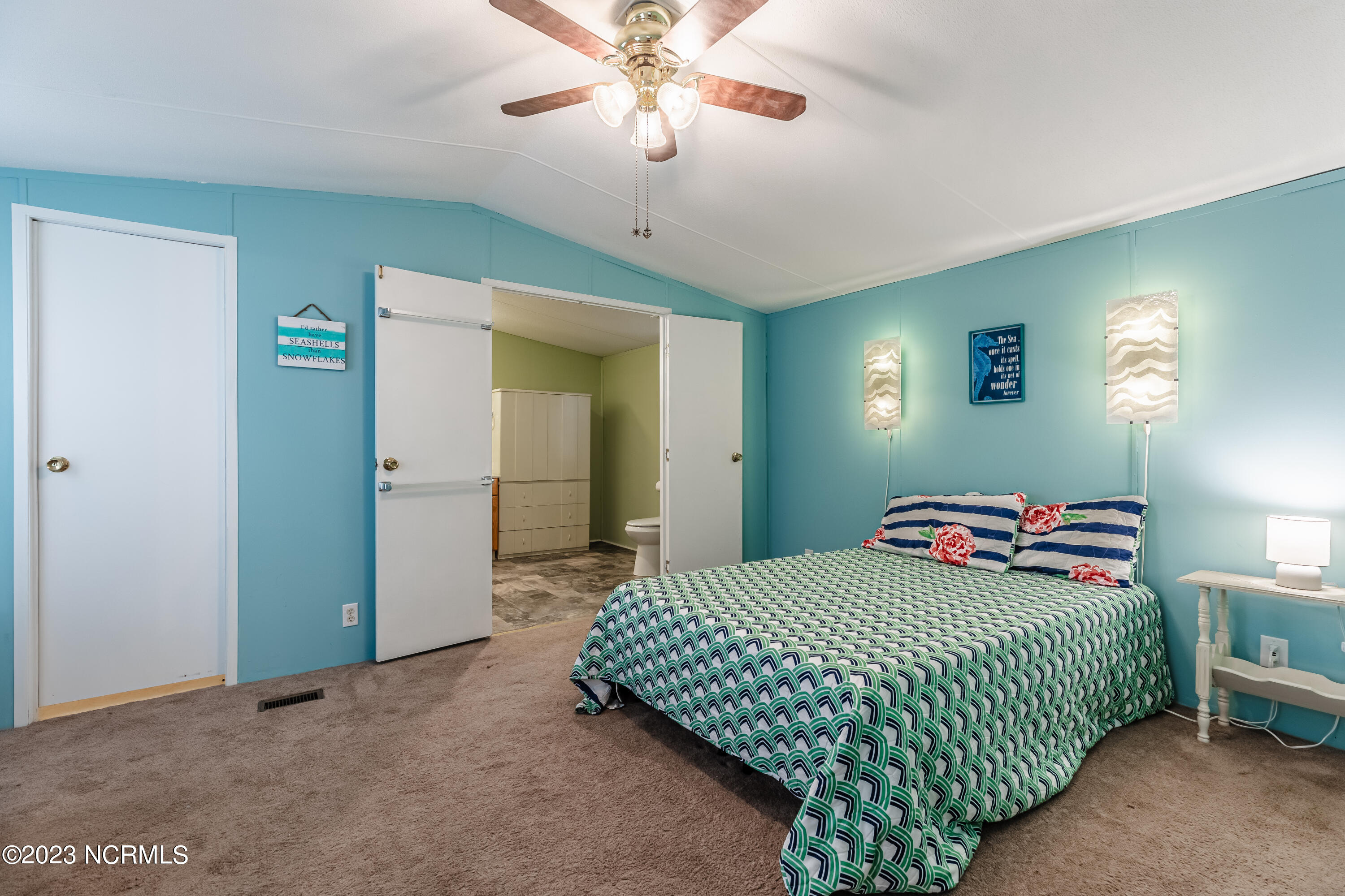 1587 Oak Ridge Drive SW