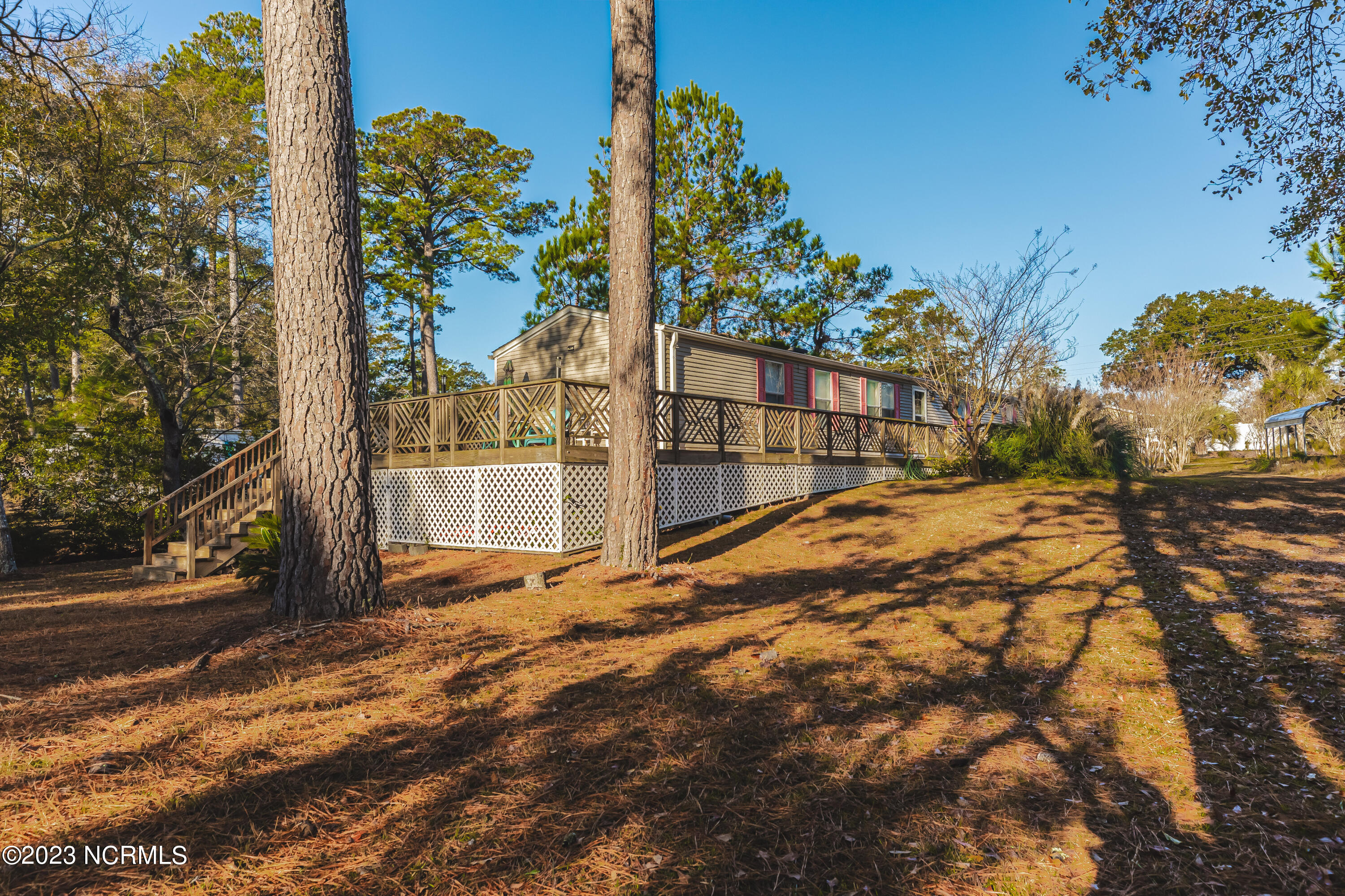 1587 Oak Ridge Drive SW