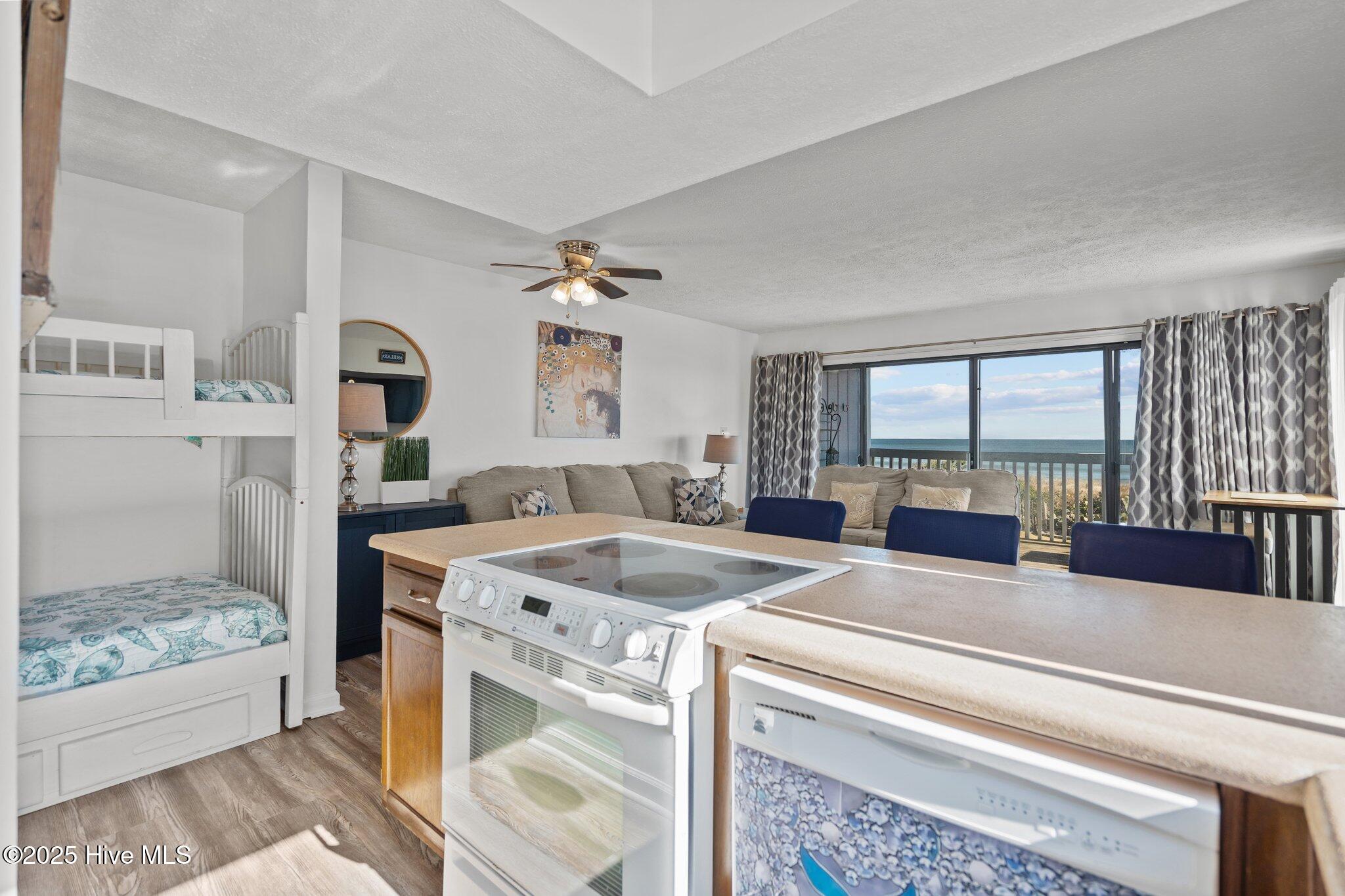 1311 S Lake Park Boulevard, 14b