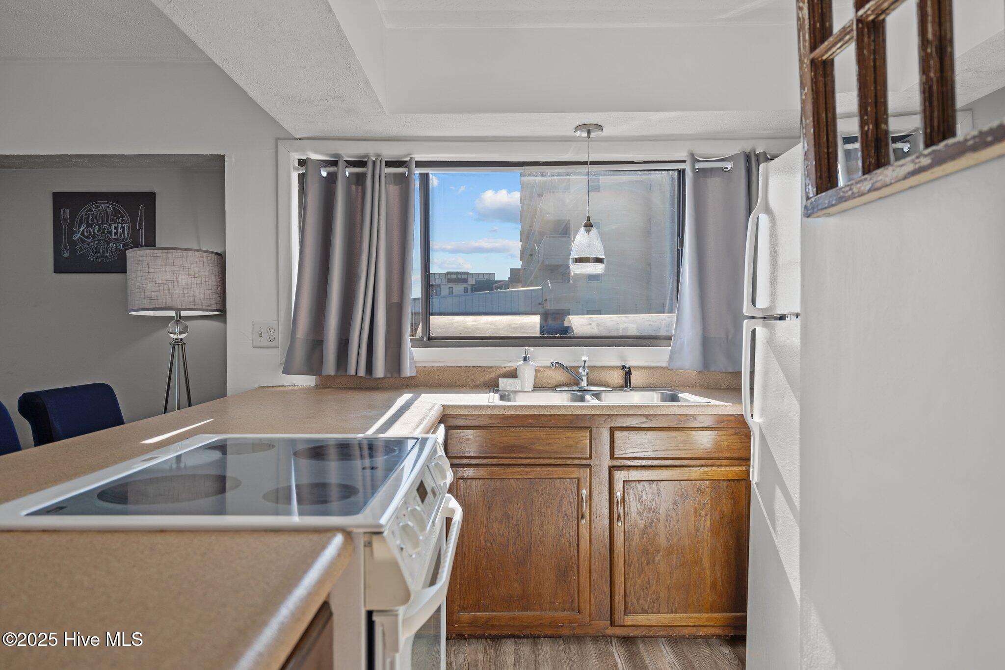 1311 S Lake Park Boulevard, 14b