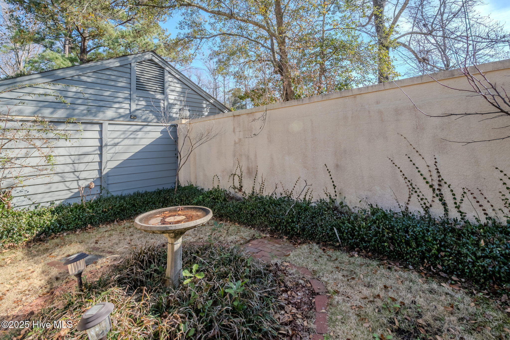 1435 Villa Place E