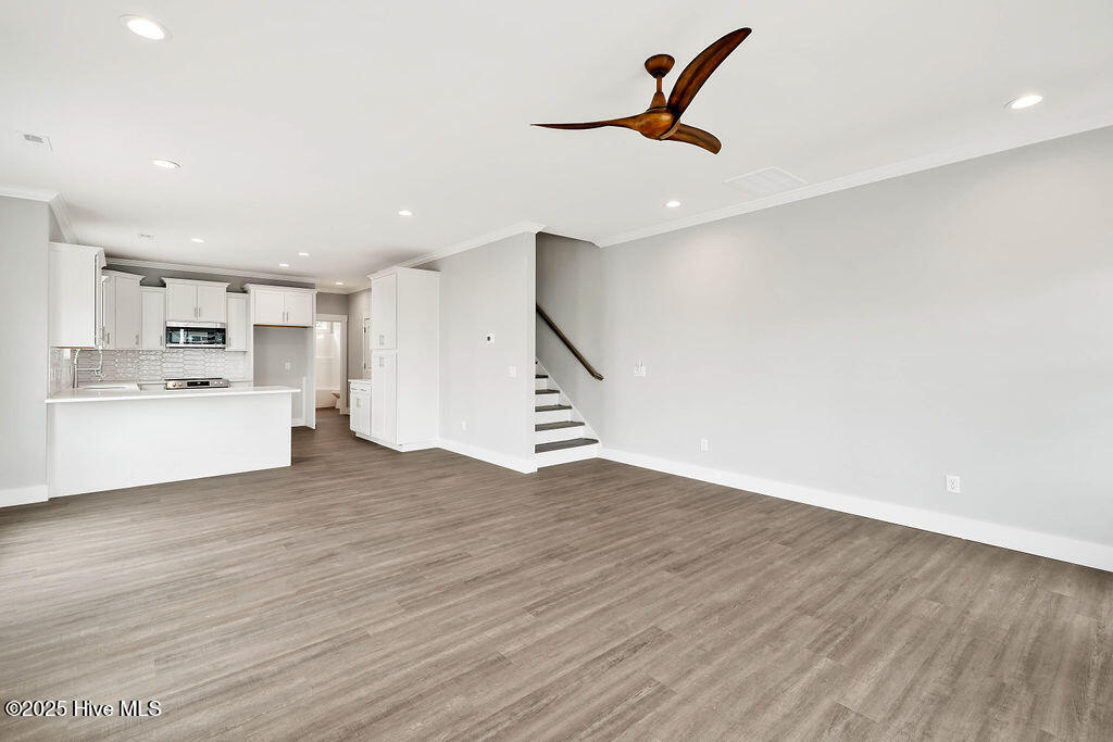 215 Spartanburg Avenue, 1