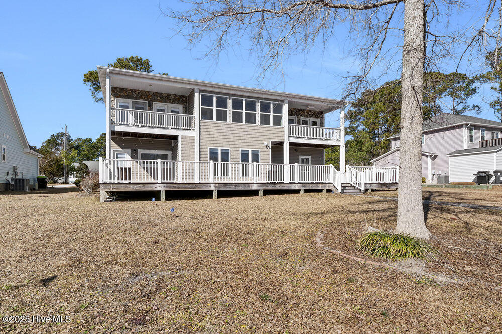 1082 N Shore Drive