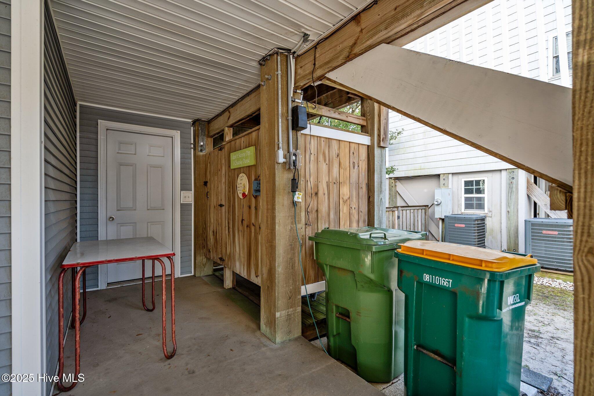 205 S Fifth Avenue, B