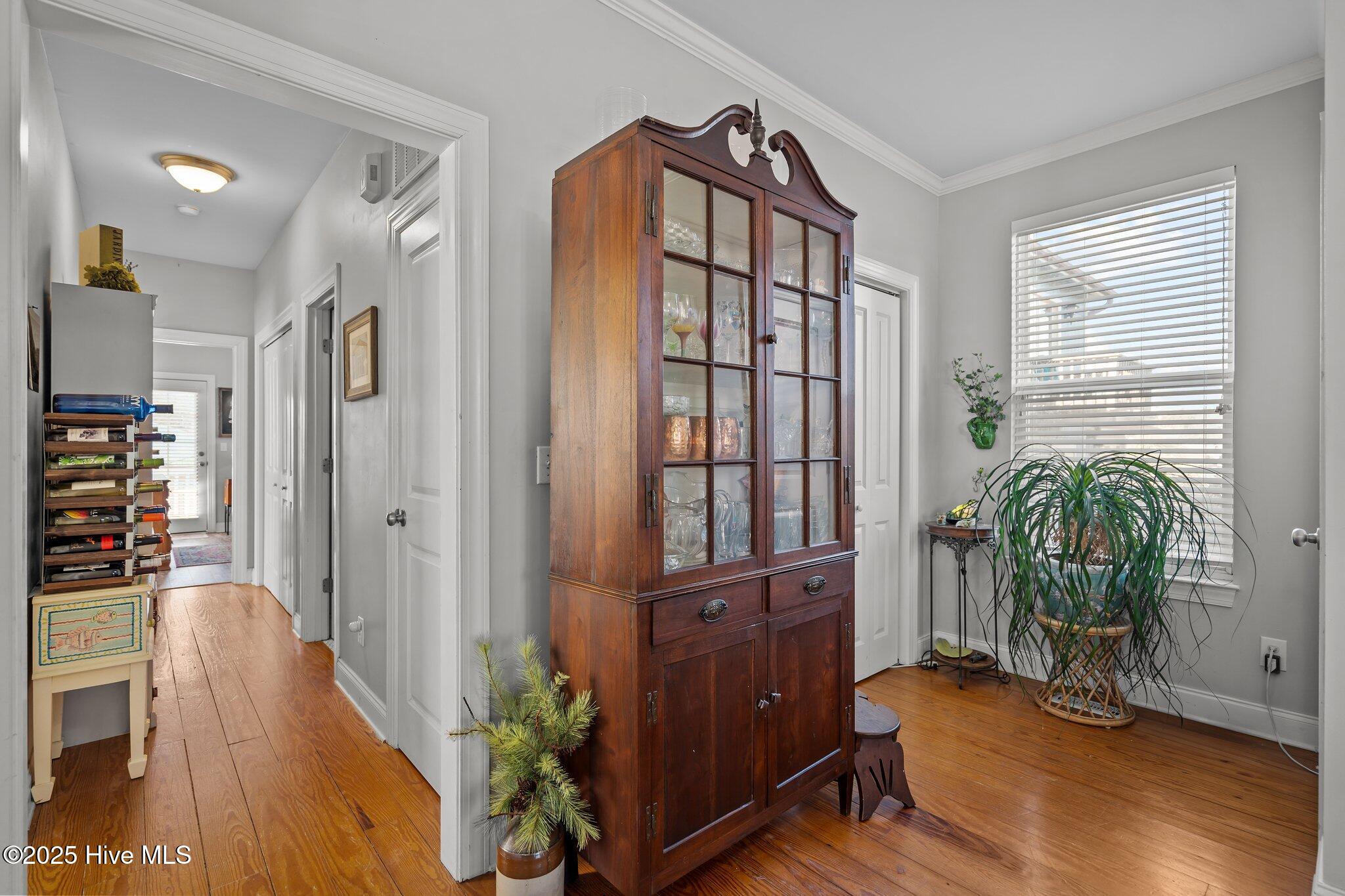 205 S Fifth Avenue, B