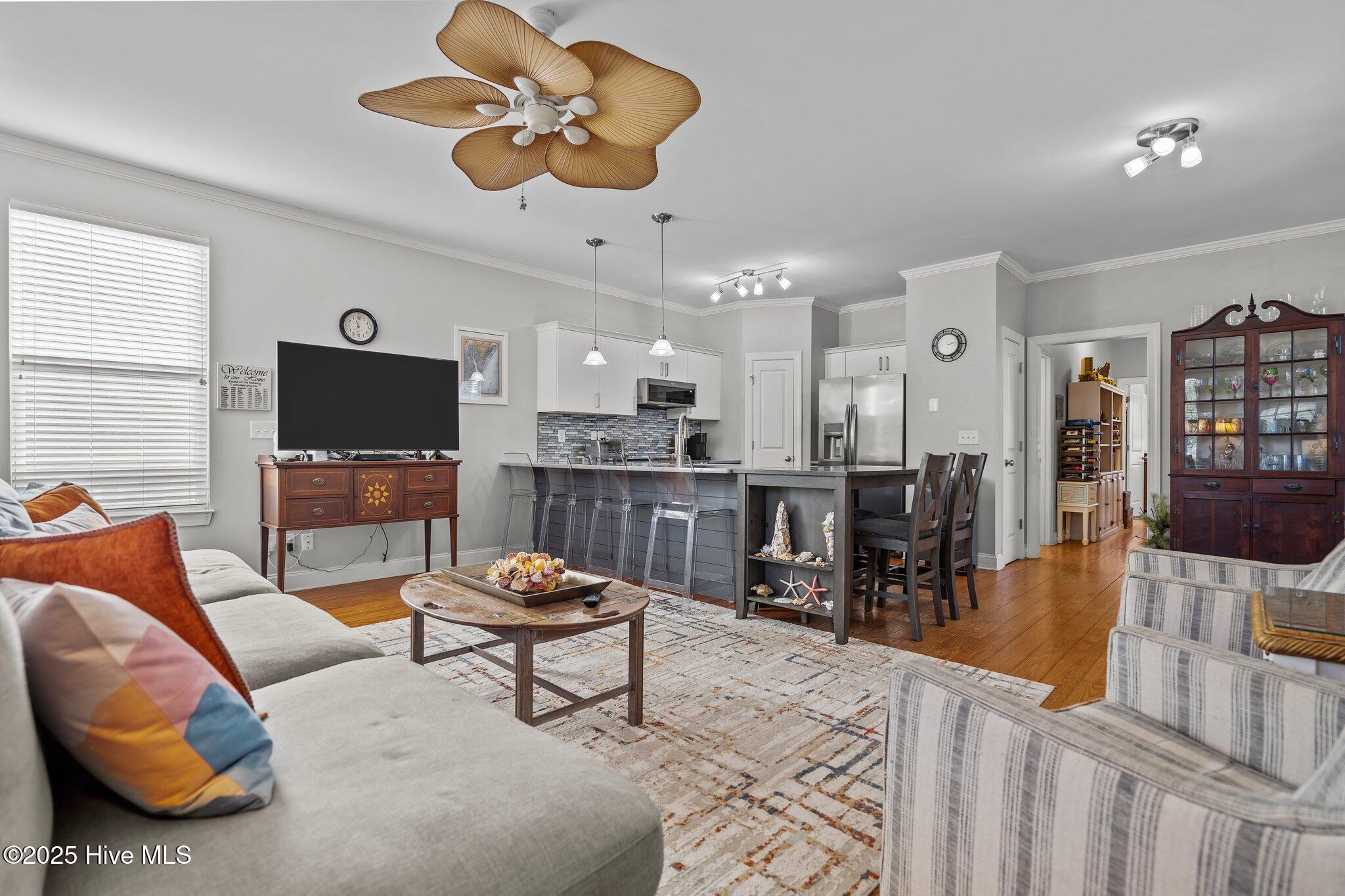 205 S Fifth Avenue, B