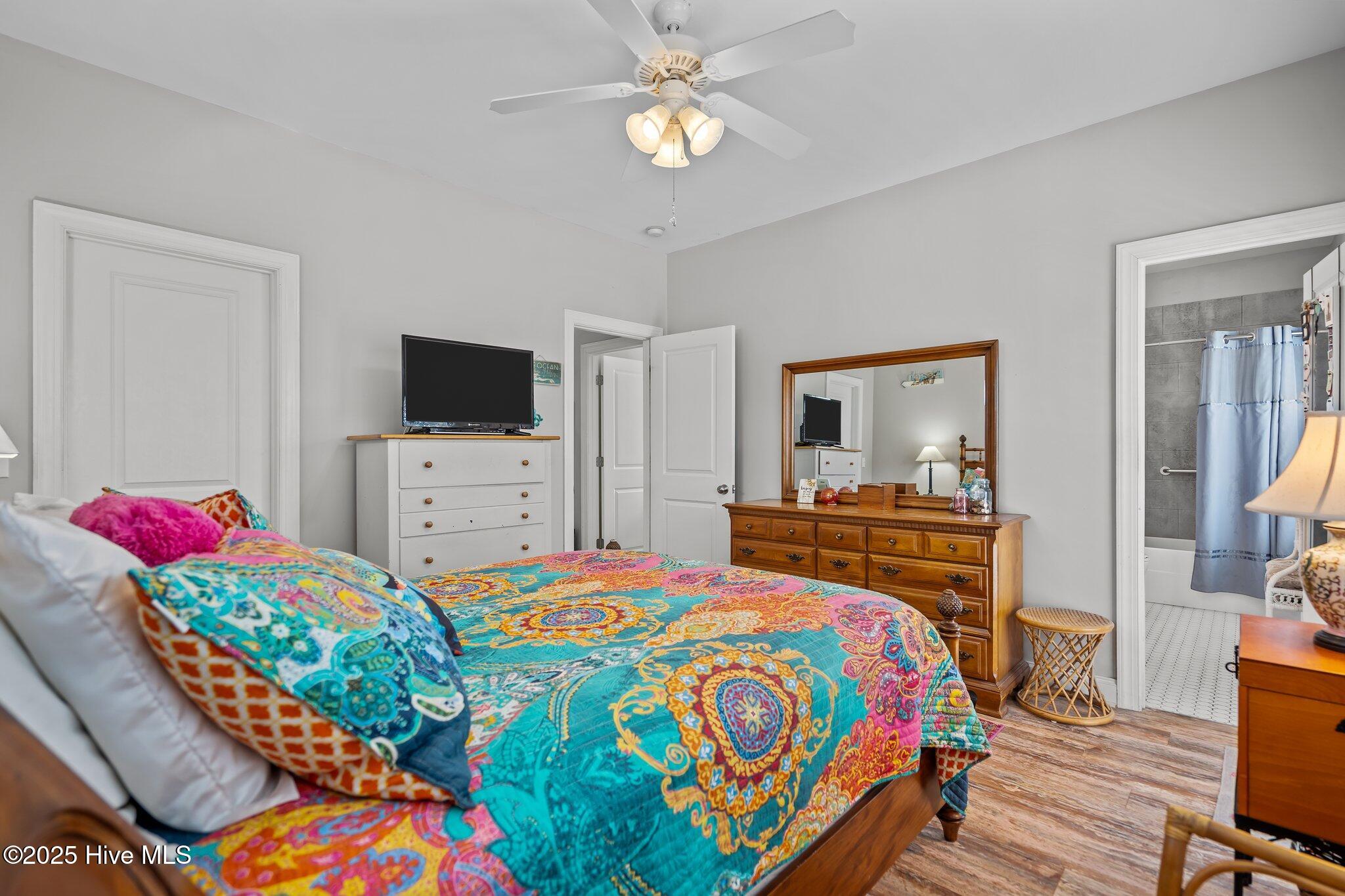 205 S Fifth Avenue, B