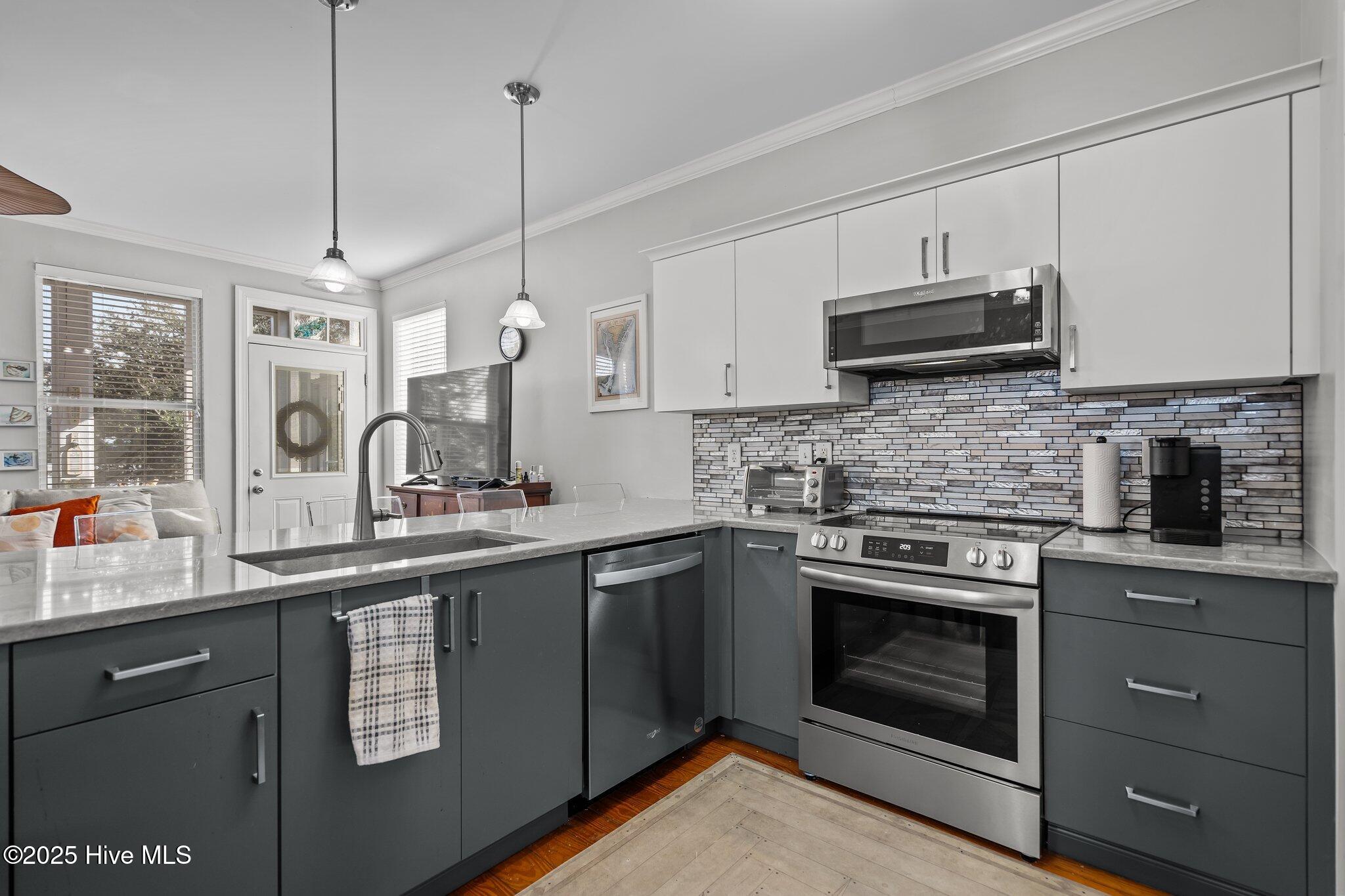 205 S Fifth Avenue, B