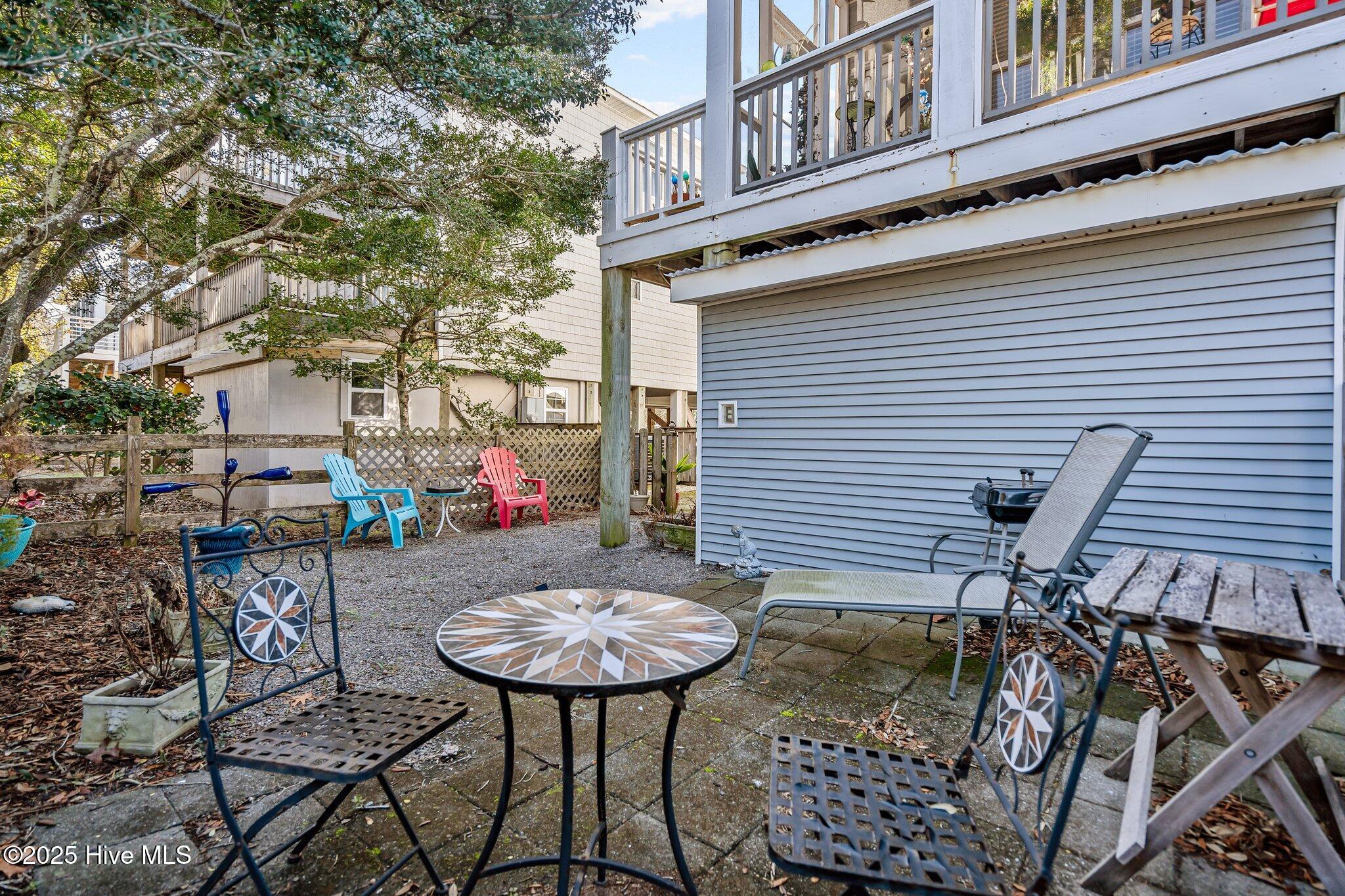 205 S Fifth Avenue, B