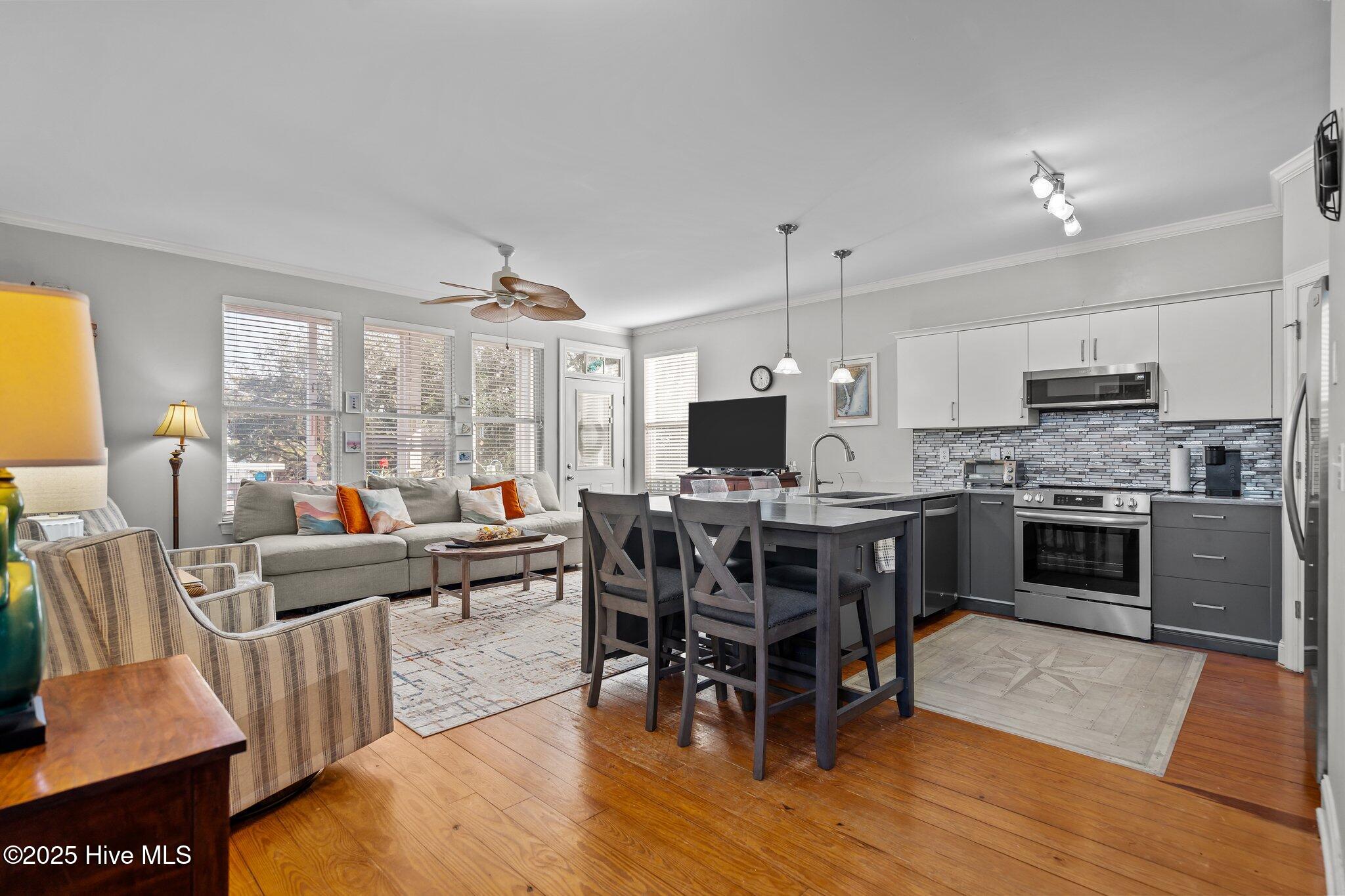 205 S Fifth Avenue, B