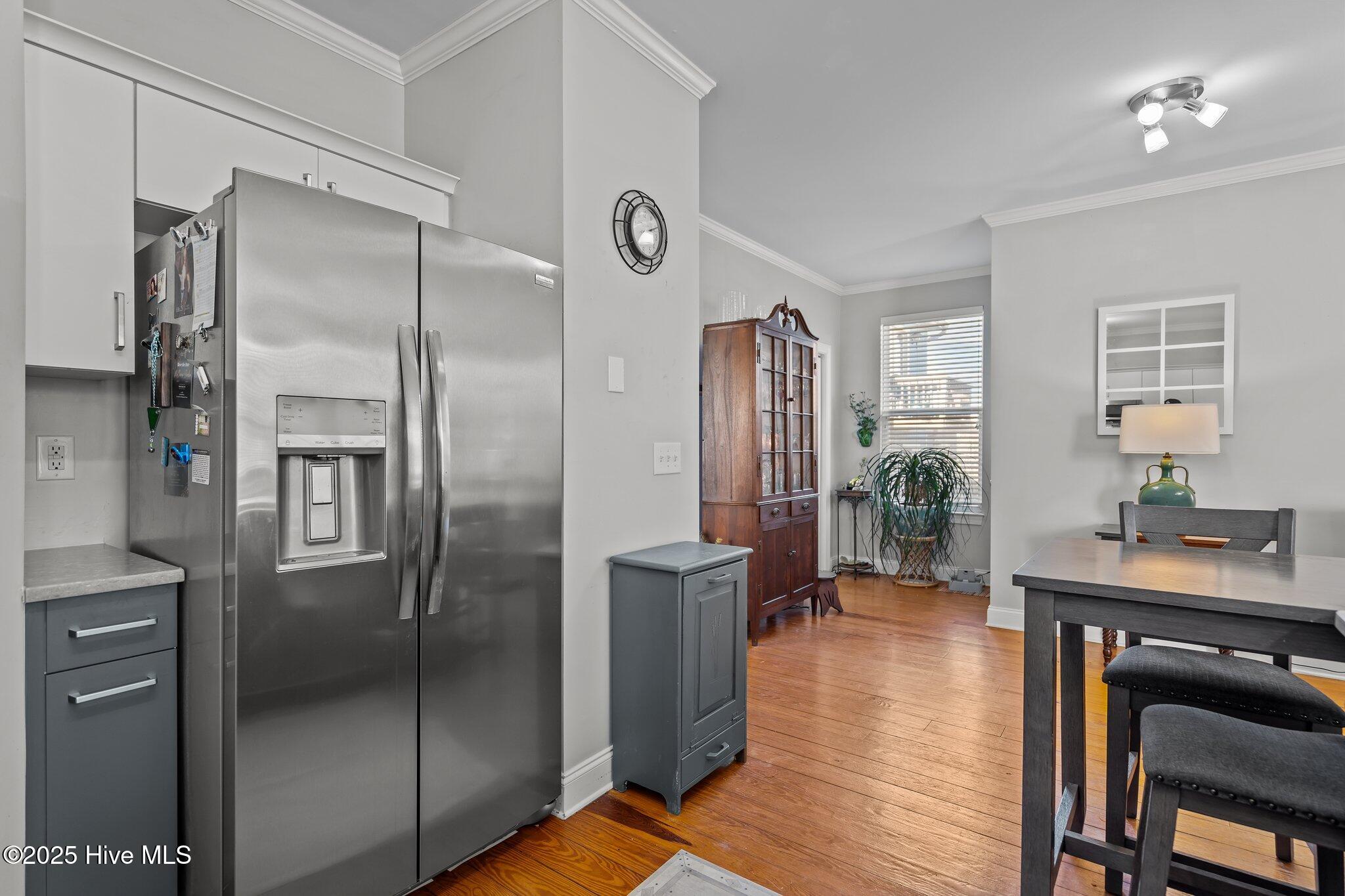 205 S Fifth Avenue, B