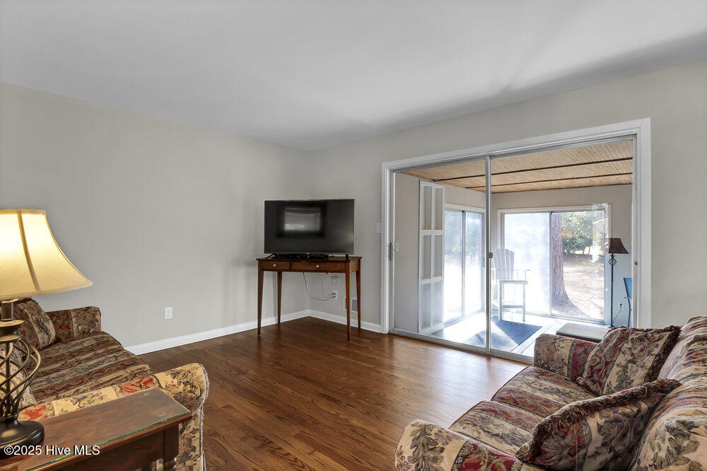 3846 Sweetbriar Road