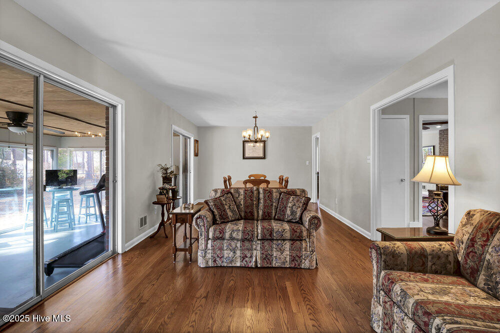 3846 Sweetbriar Road