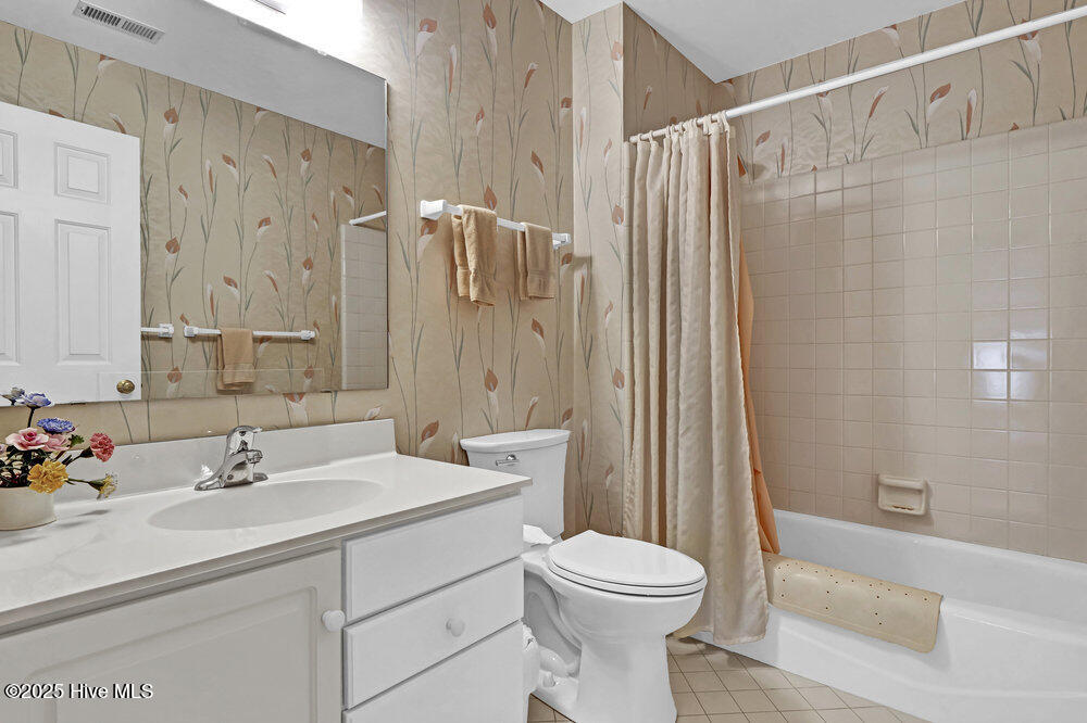 1821 Glen Eagles Lane