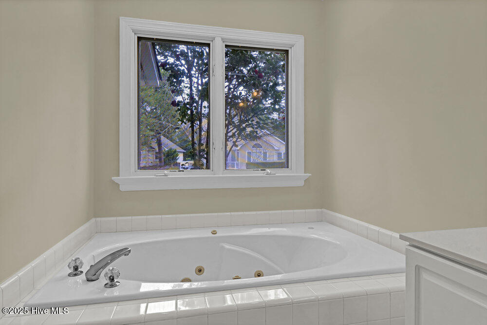 1821 Glen Eagles Lane