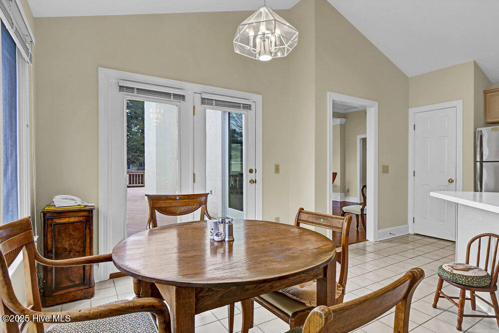 1821 Glen Eagles Lane