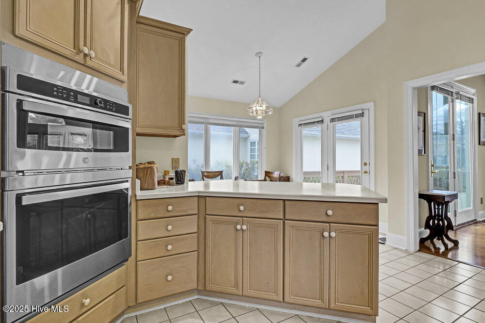 1821 Glen Eagles Lane