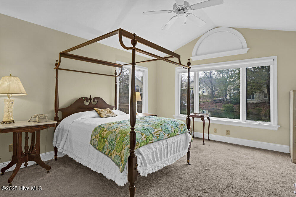 1821 Glen Eagles Lane