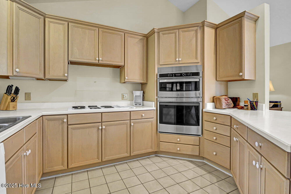 1821 Glen Eagles Lane