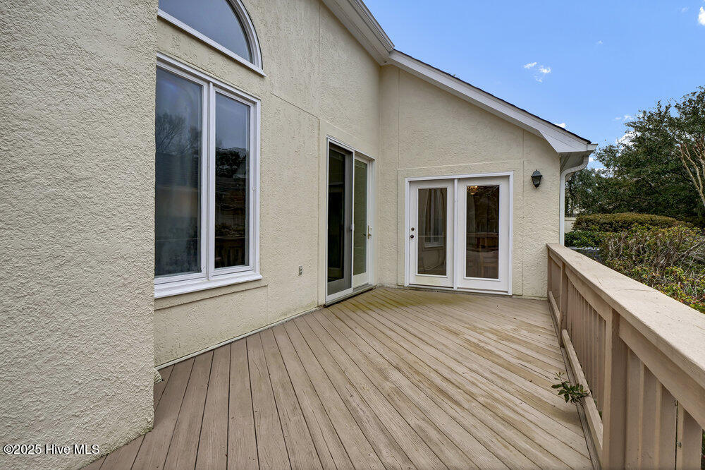 1821 Glen Eagles Lane