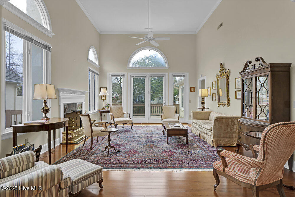 1821 Glen Eagles Lane