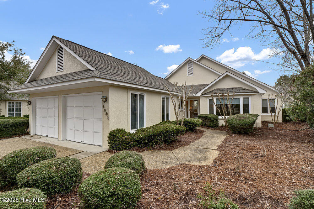 1821 Glen Eagles Lane