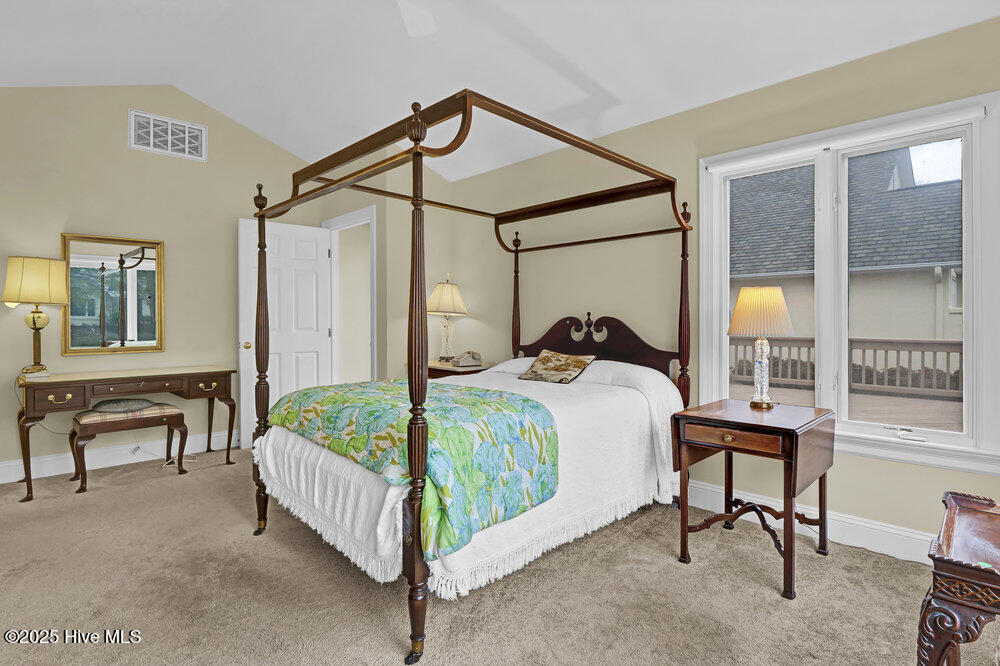 1821 Glen Eagles Lane