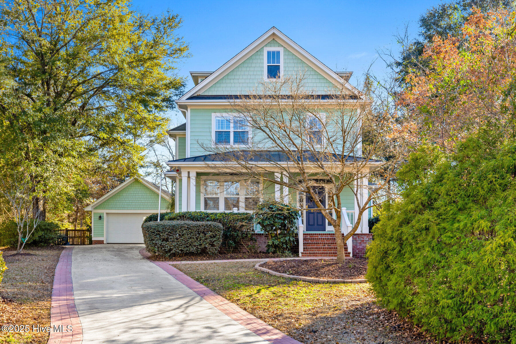 8902 Breadon Court