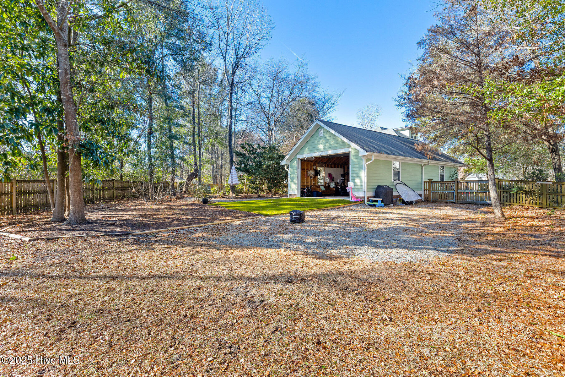 8902 Breadon Court