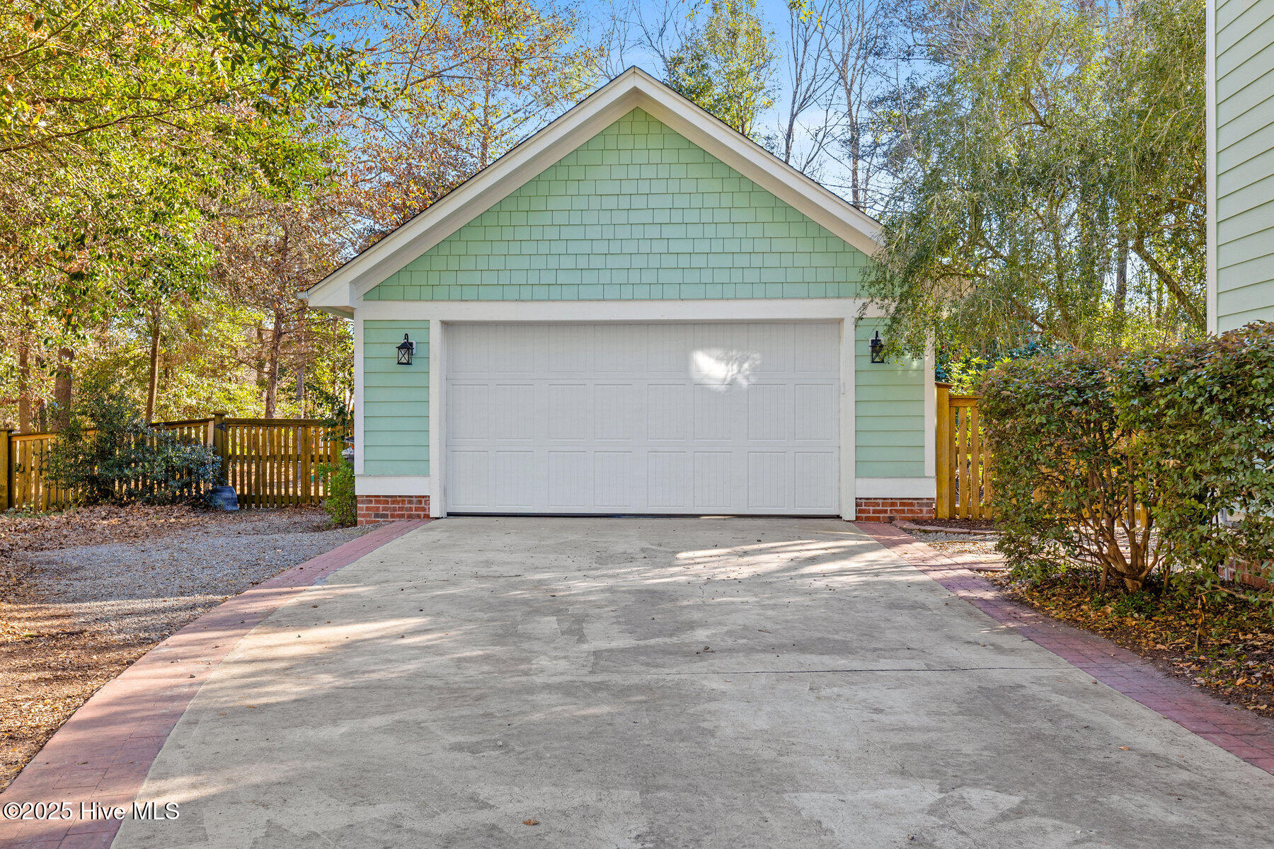 8902 Breadon Court