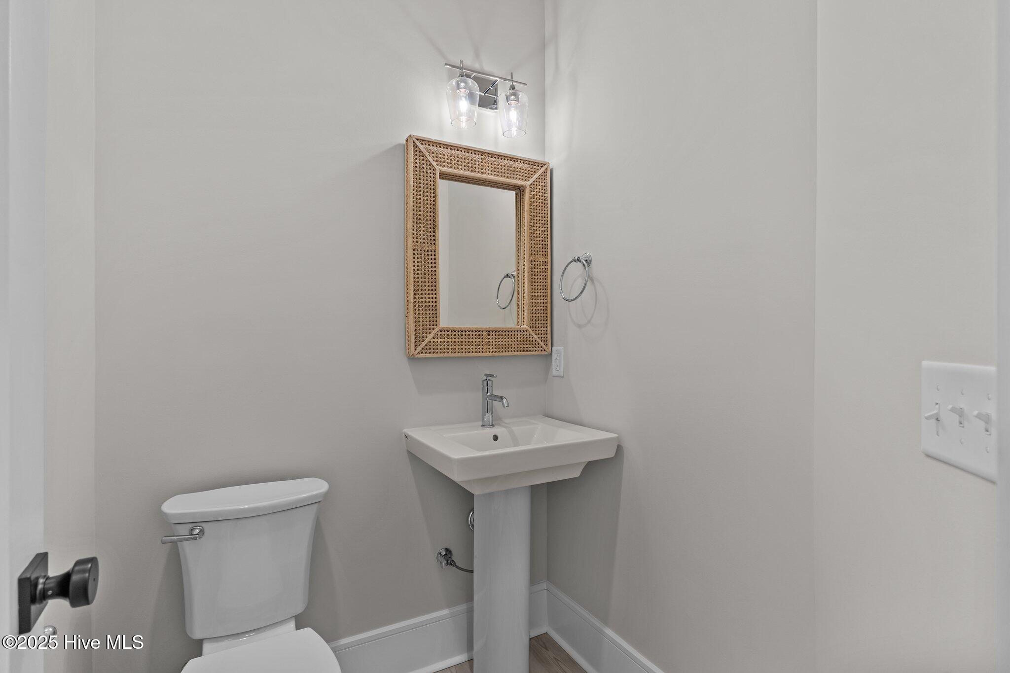 906 Second Street S, 1