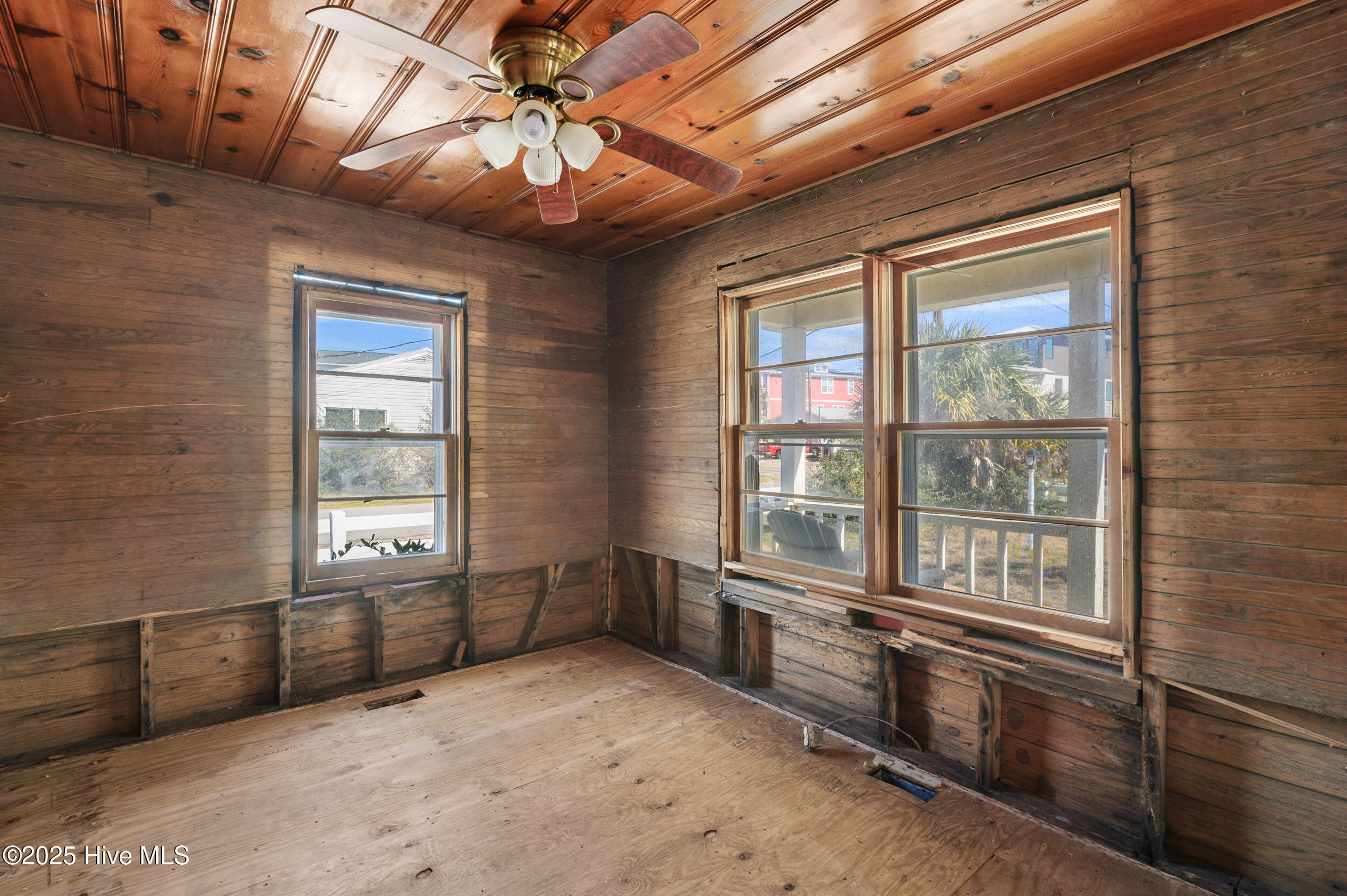 1107 Fort Fisher Boulevard N