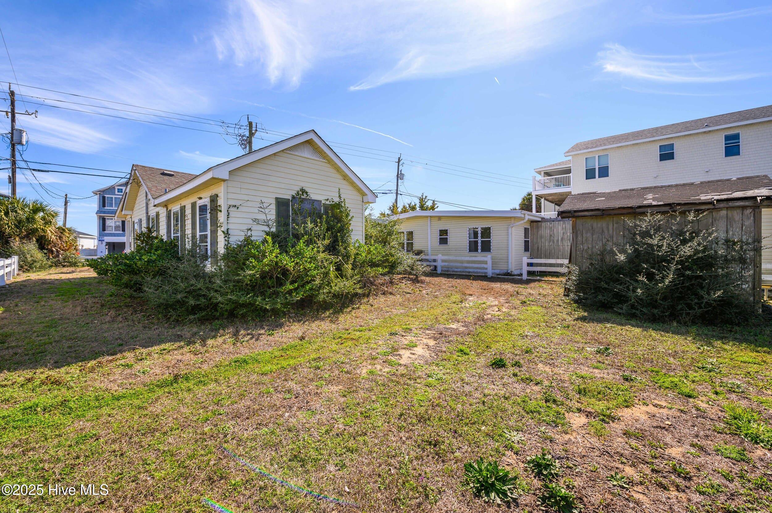 1107 Fort Fisher Boulevard N