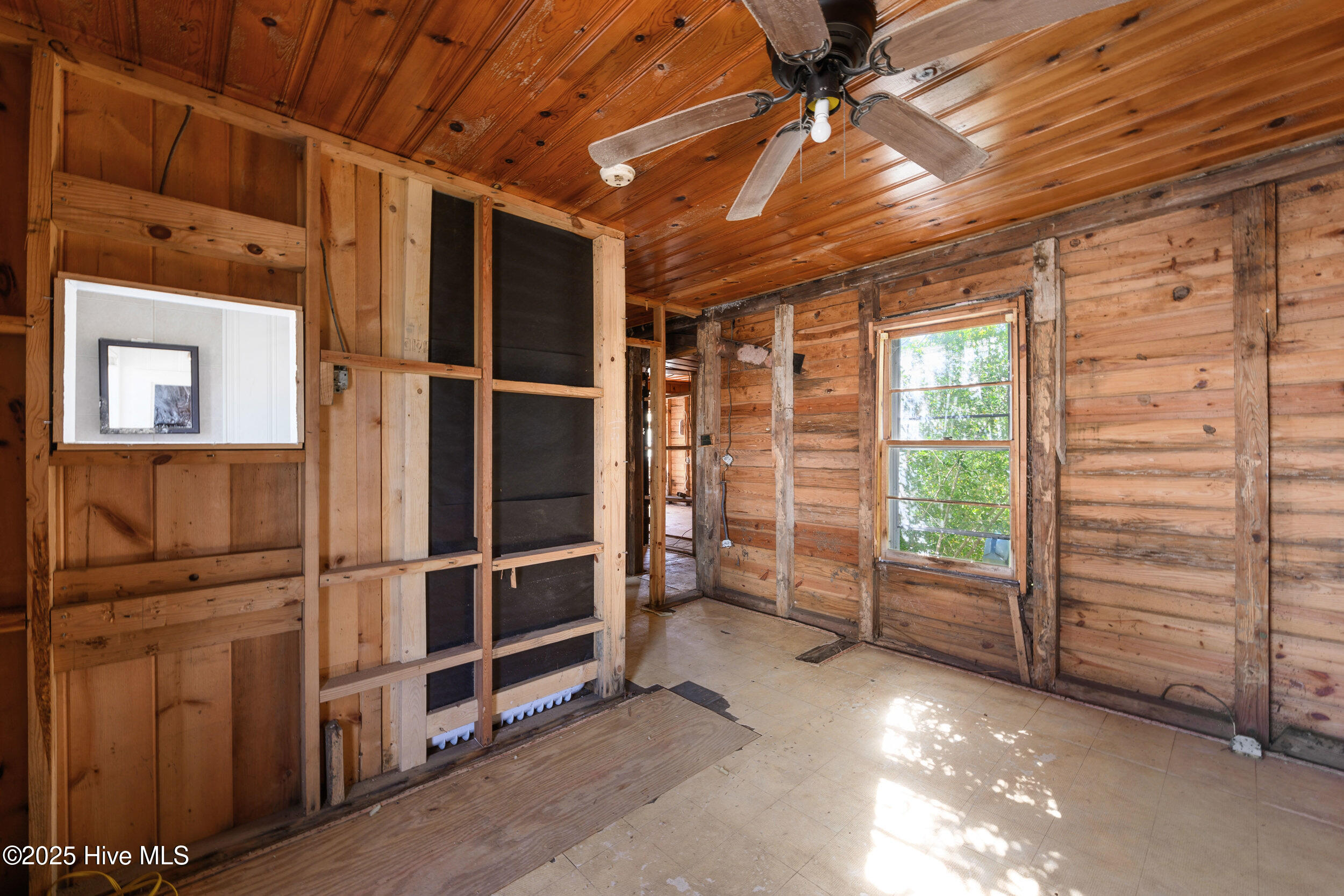 1107 Fort Fisher Boulevard N