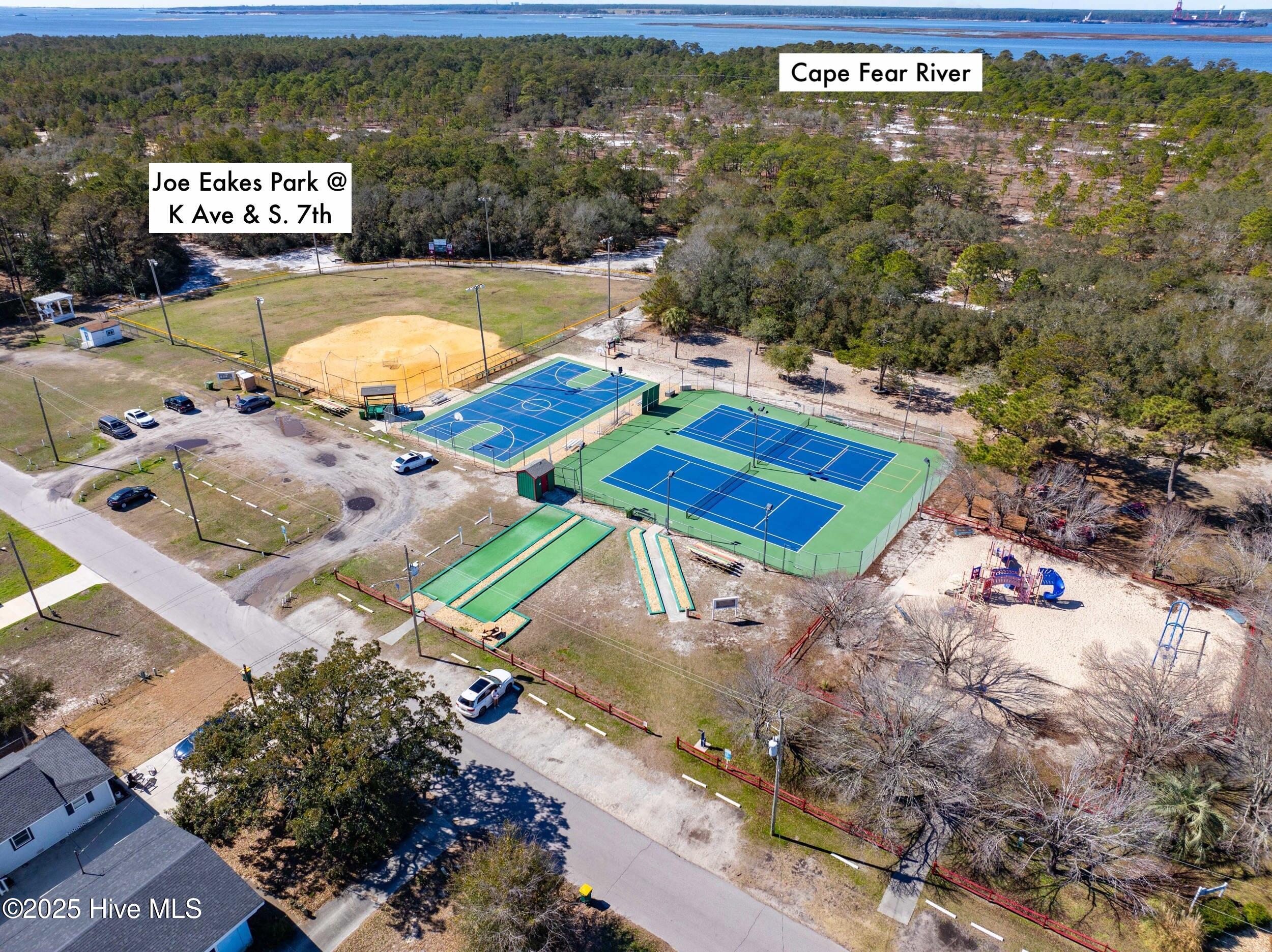 1107 Fort Fisher Boulevard N