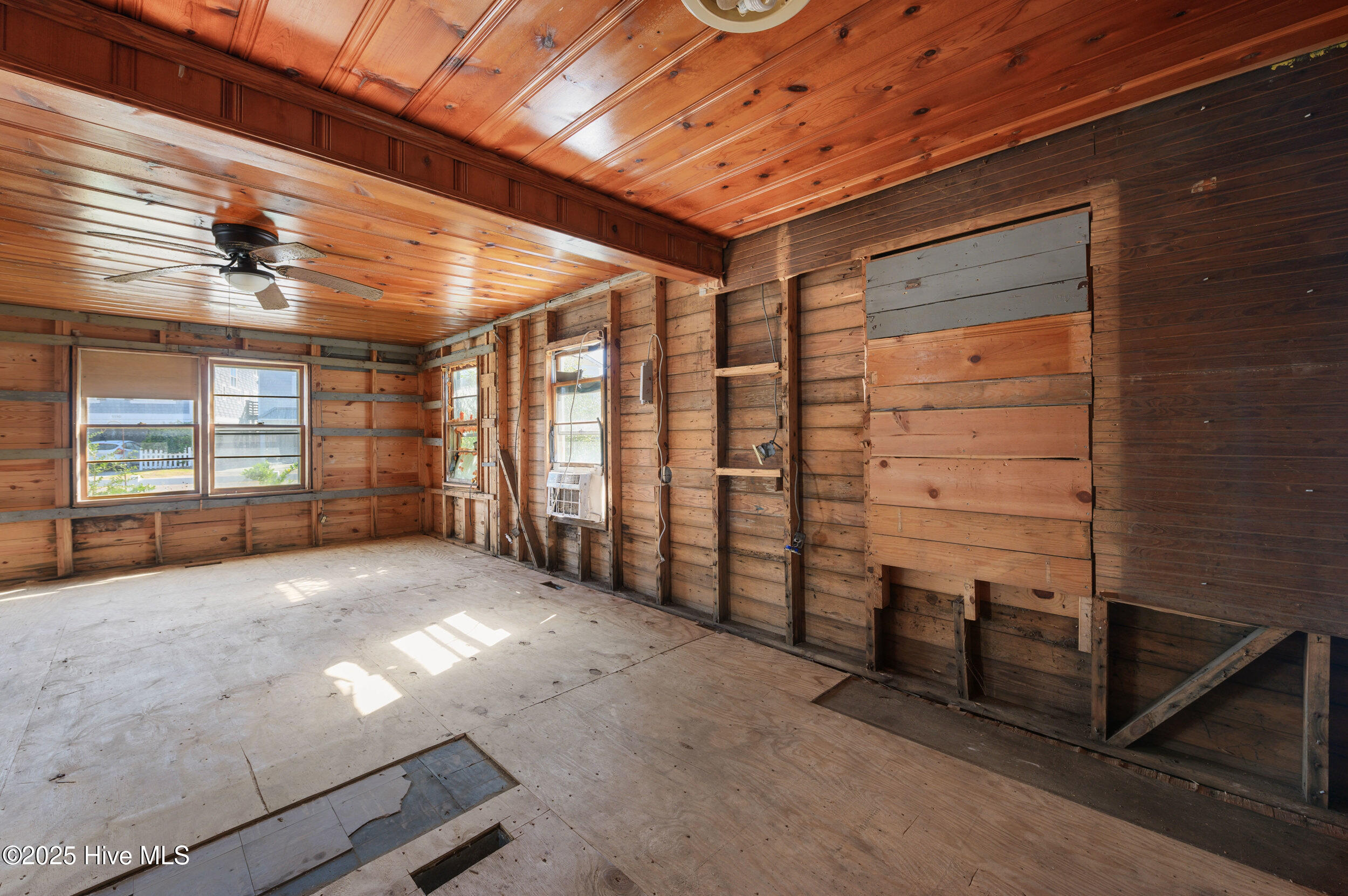 1107 Fort Fisher Boulevard N