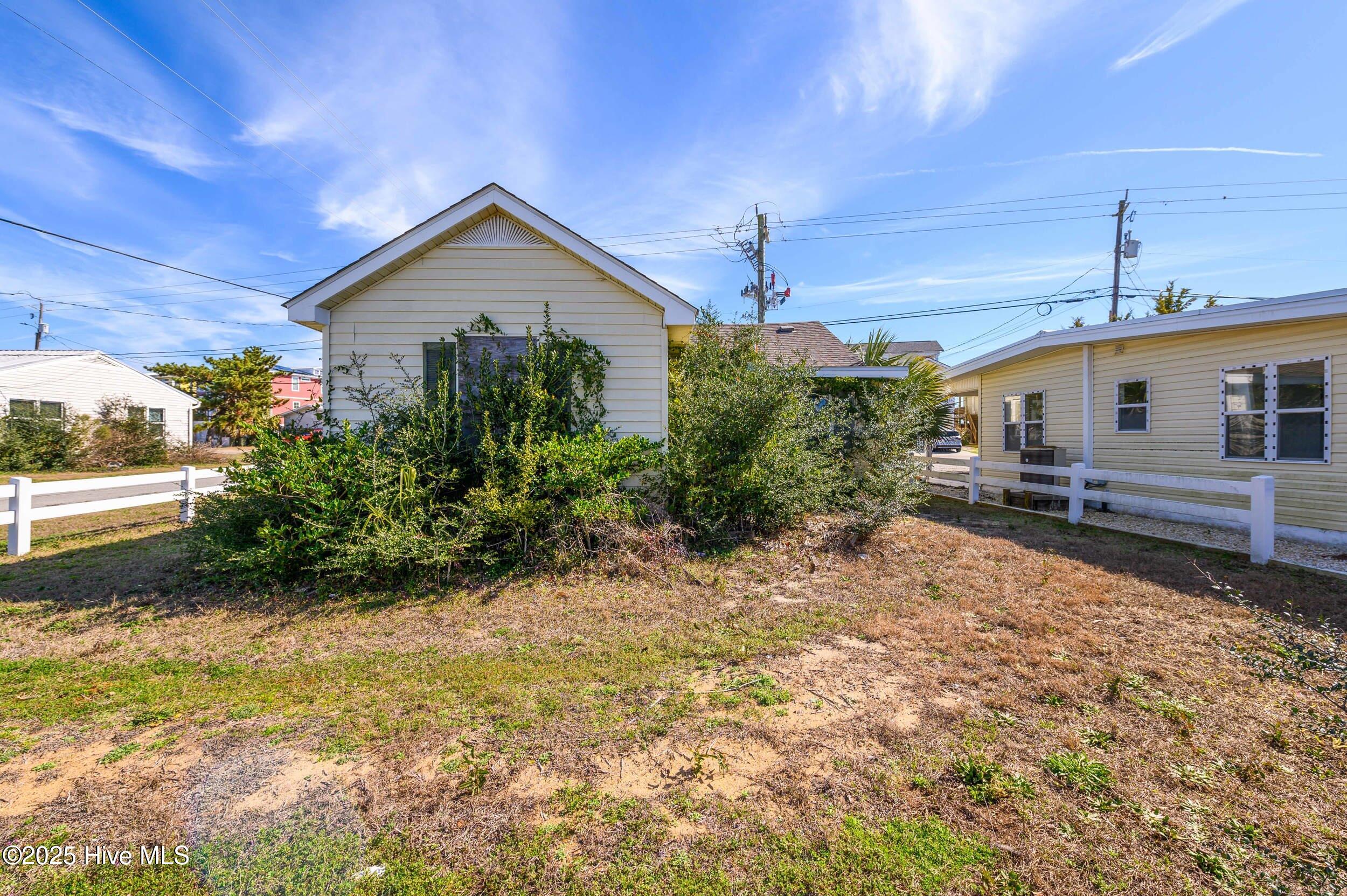 1107 Fort Fisher Boulevard N