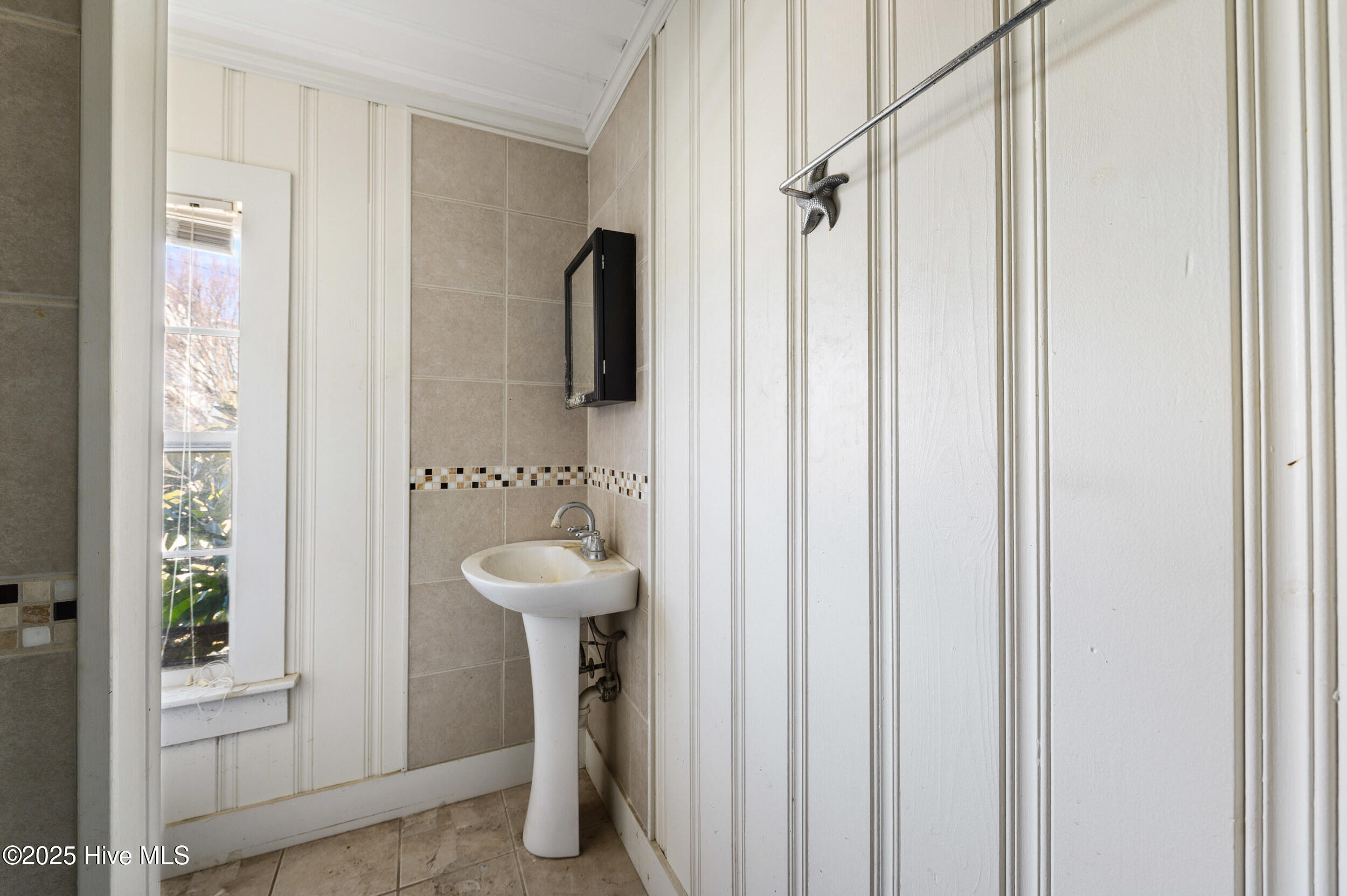 1107 Fort Fisher Boulevard N