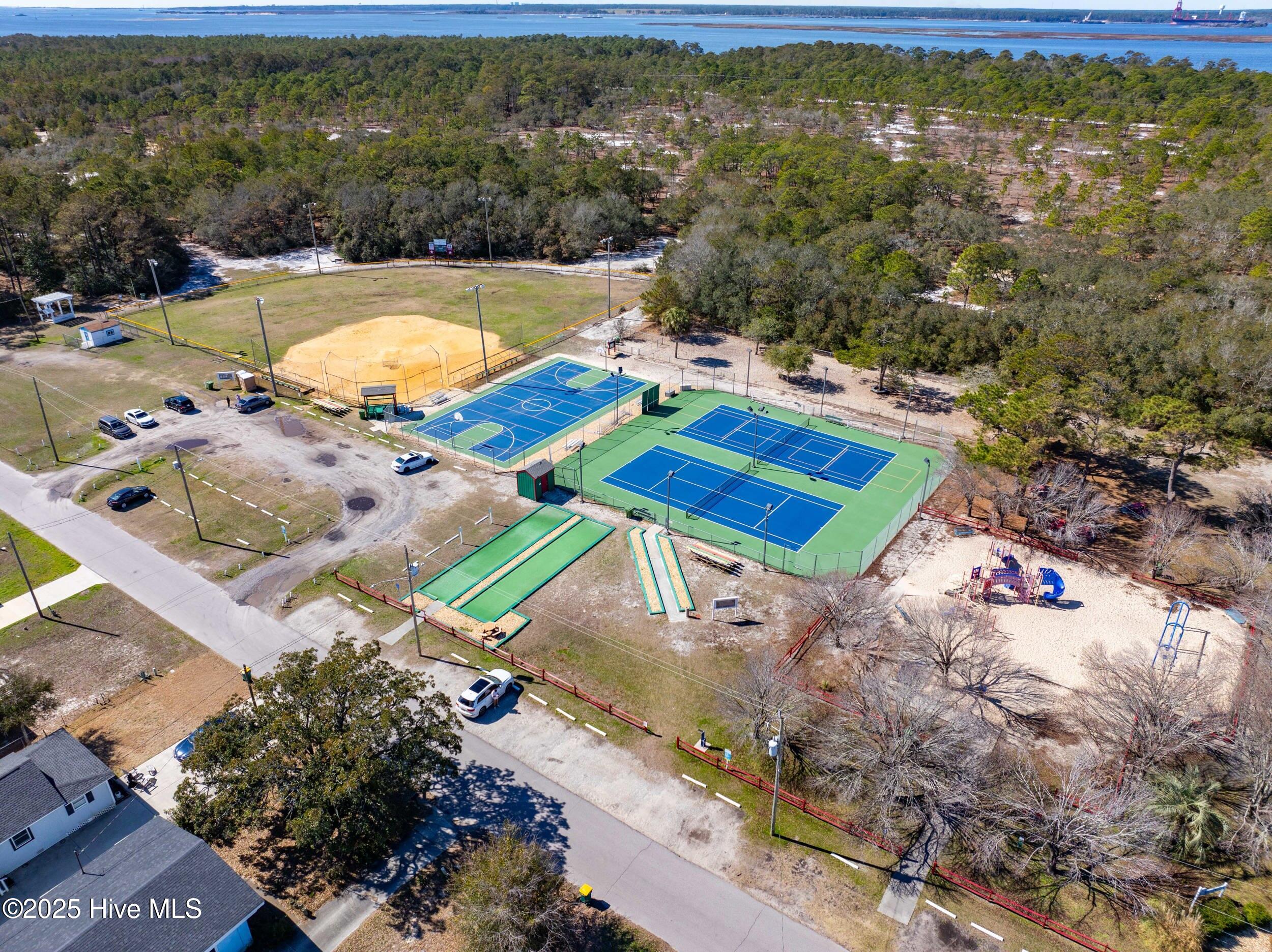 1107 Fort Fisher Boulevard N