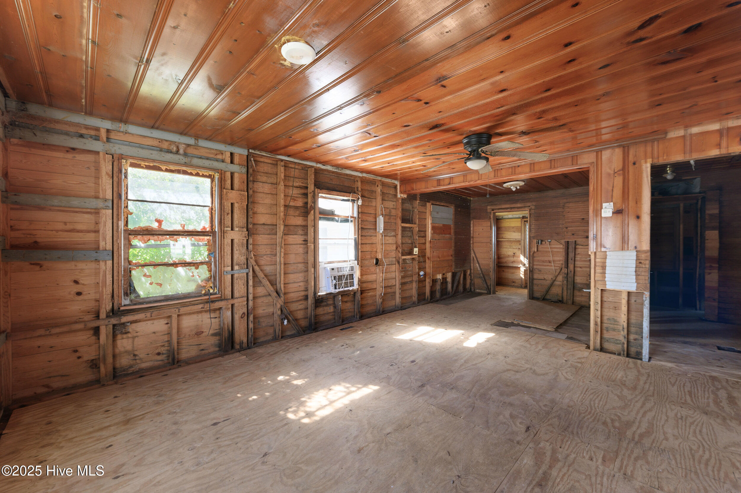 1107 Fort Fisher Boulevard N