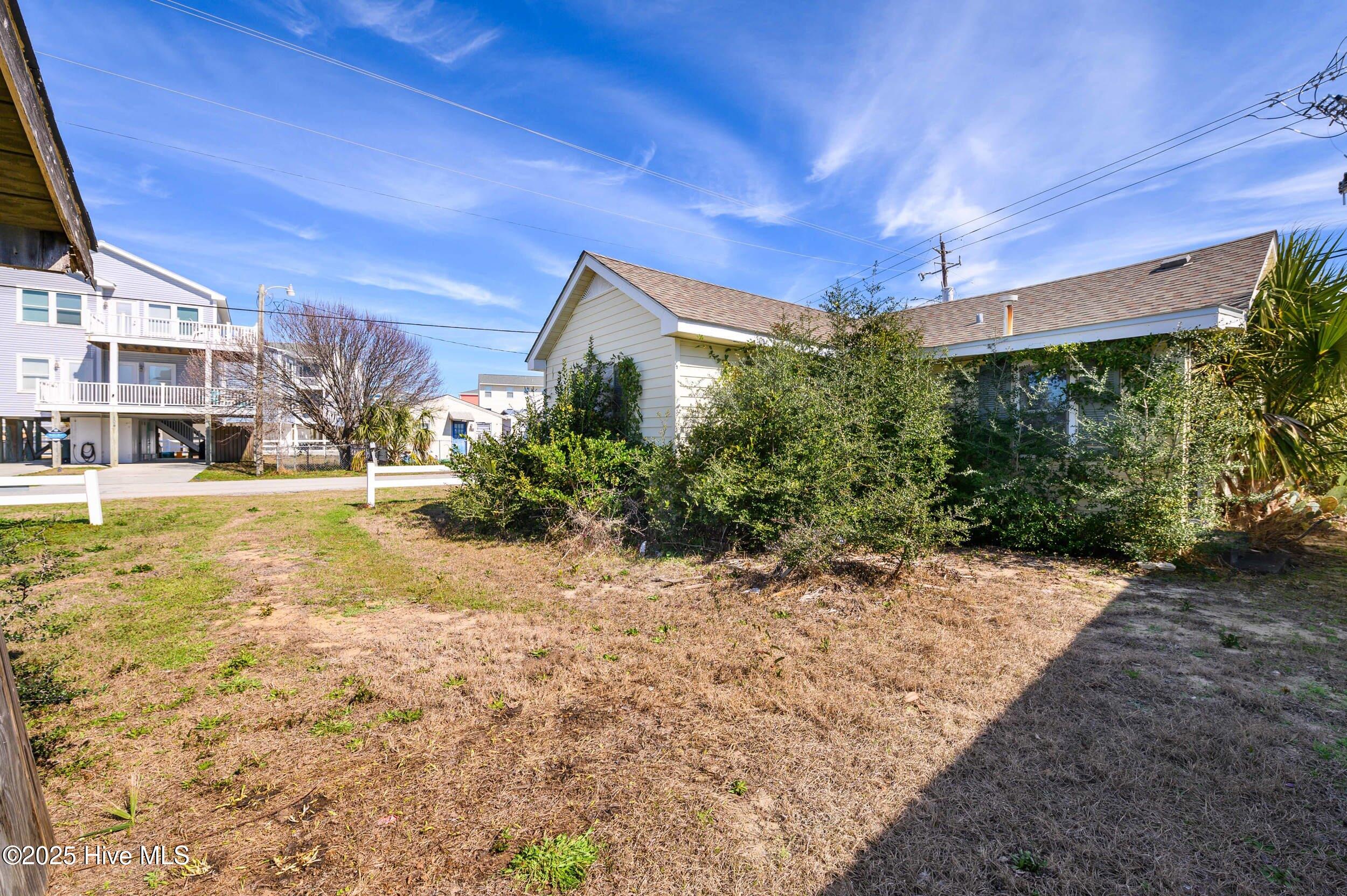 1107 Fort Fisher Boulevard N