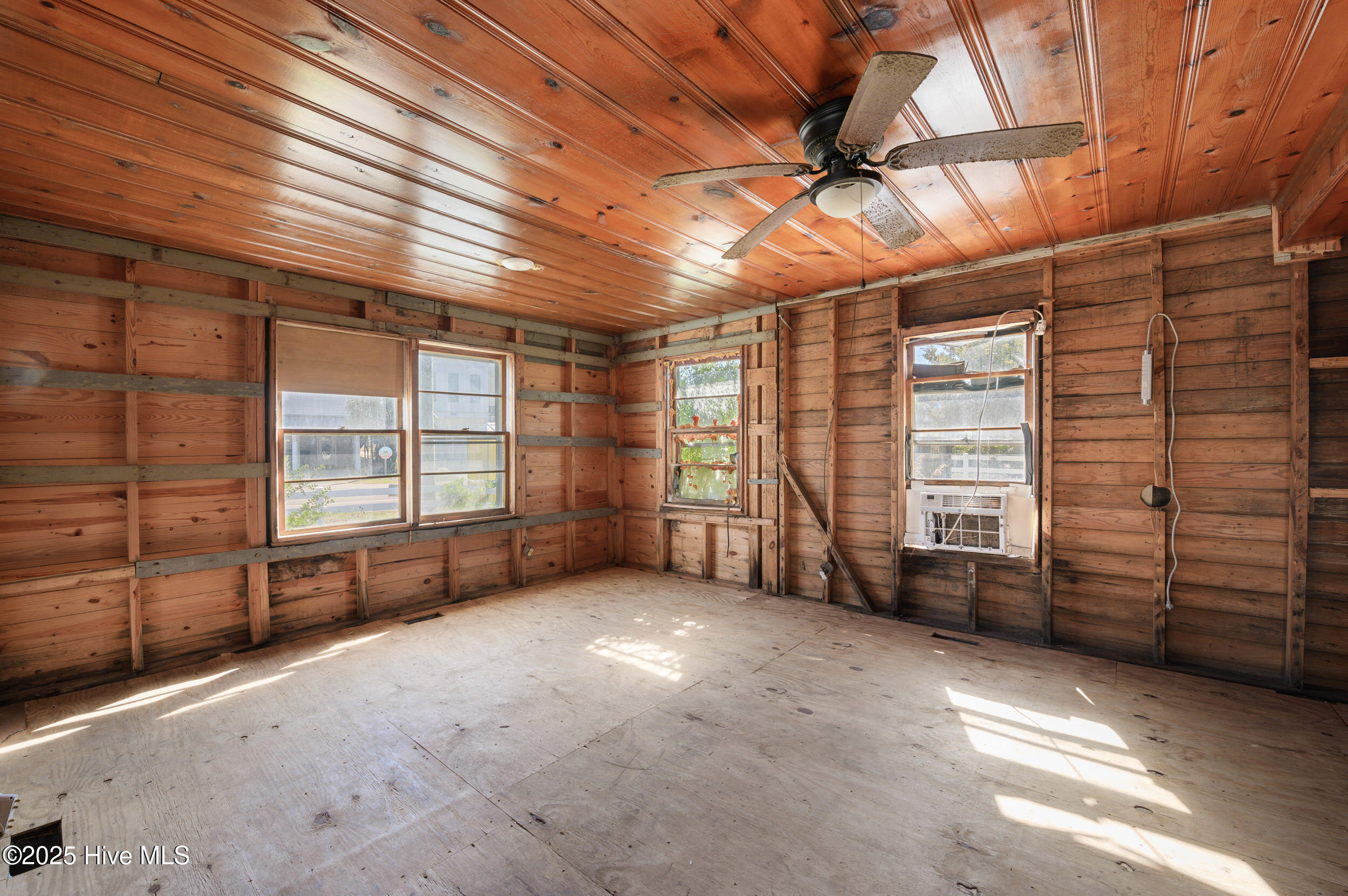 1107 Fort Fisher Boulevard N