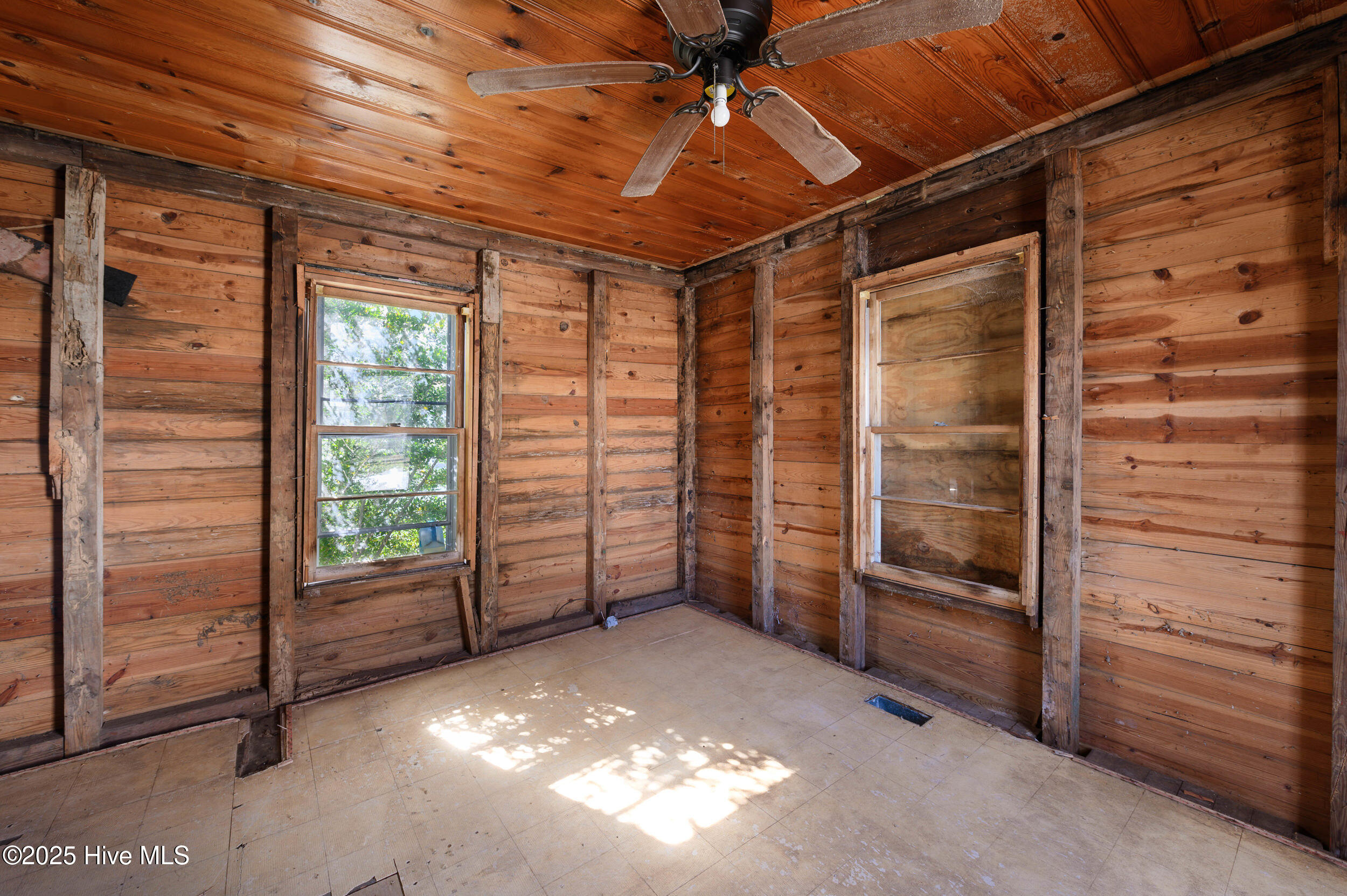 1107 Fort Fisher Boulevard N