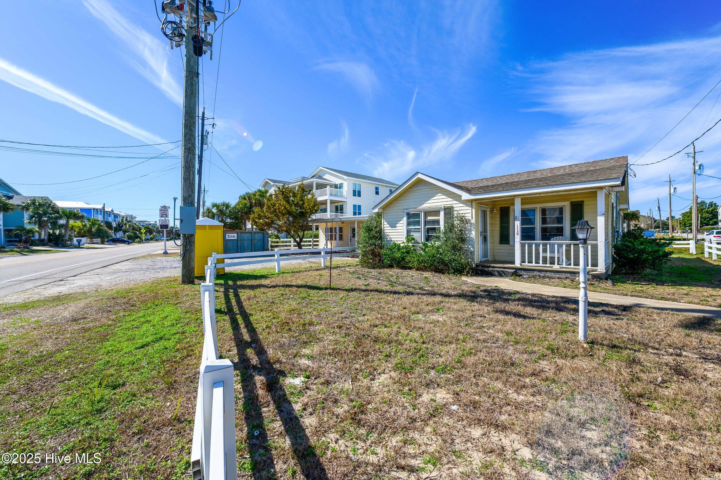 1107 Fort Fisher Boulevard N